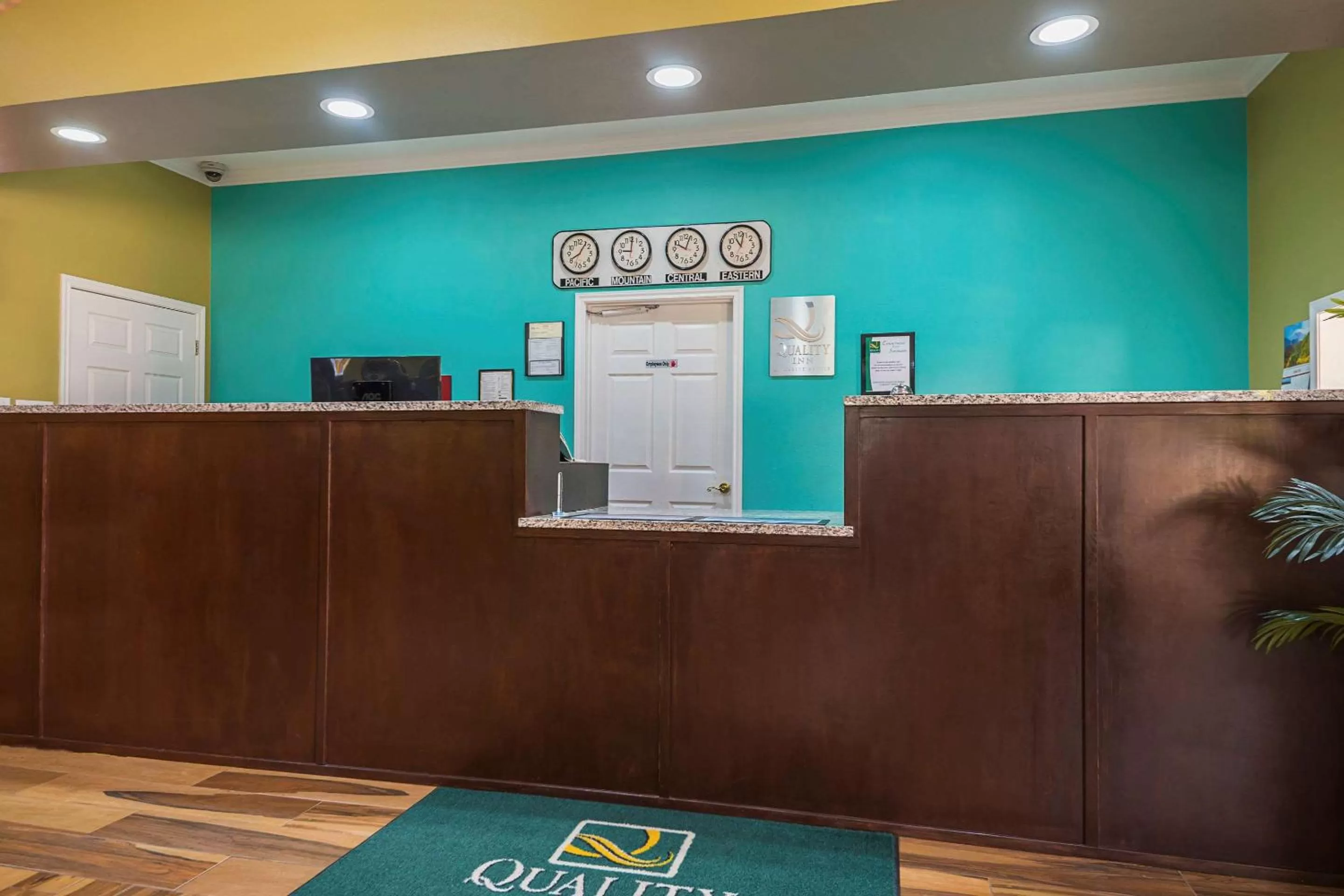 Lobby or reception in Quality Inn DeRidder