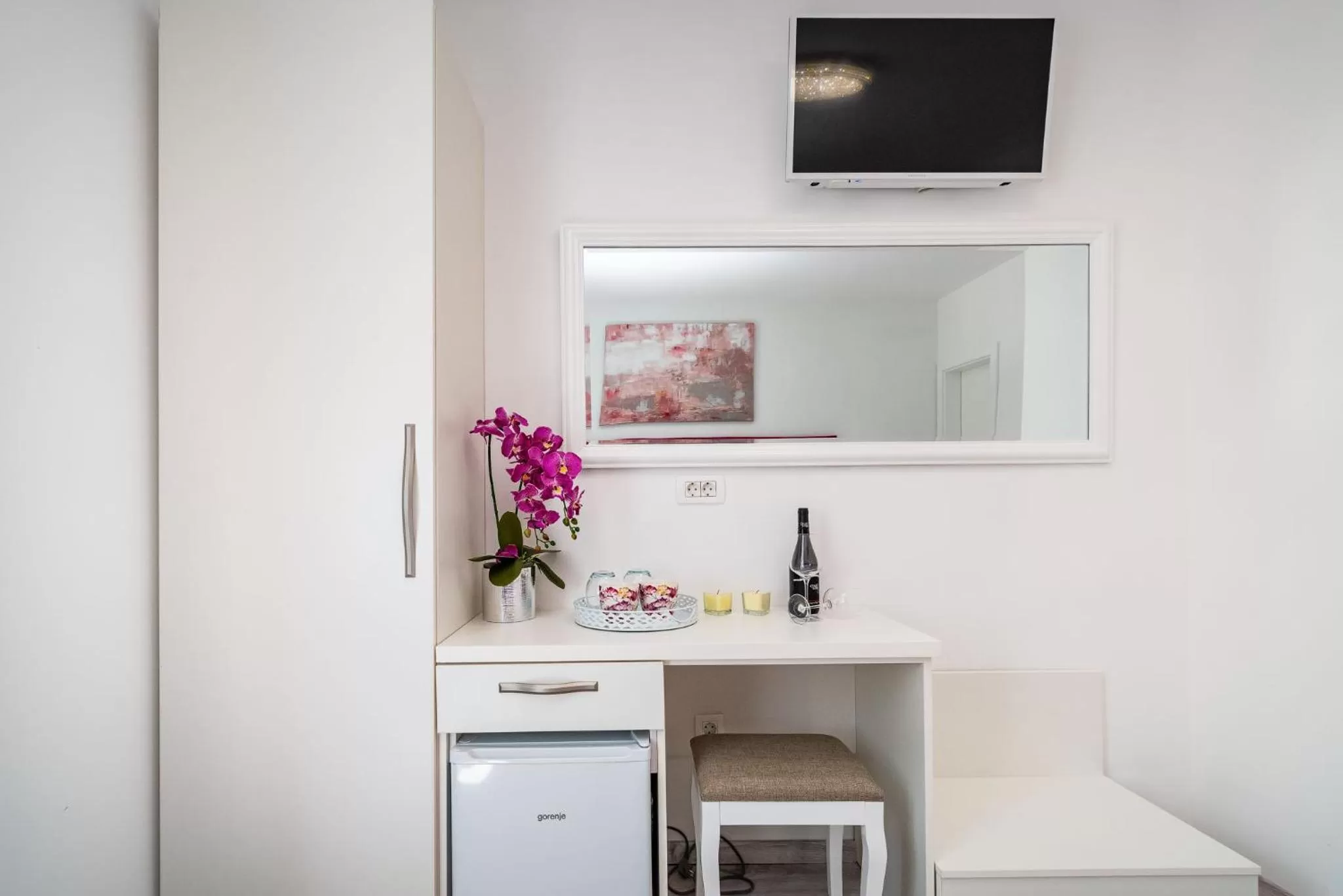 TV/Entertainment Center in Luxury rooms Zadar old town