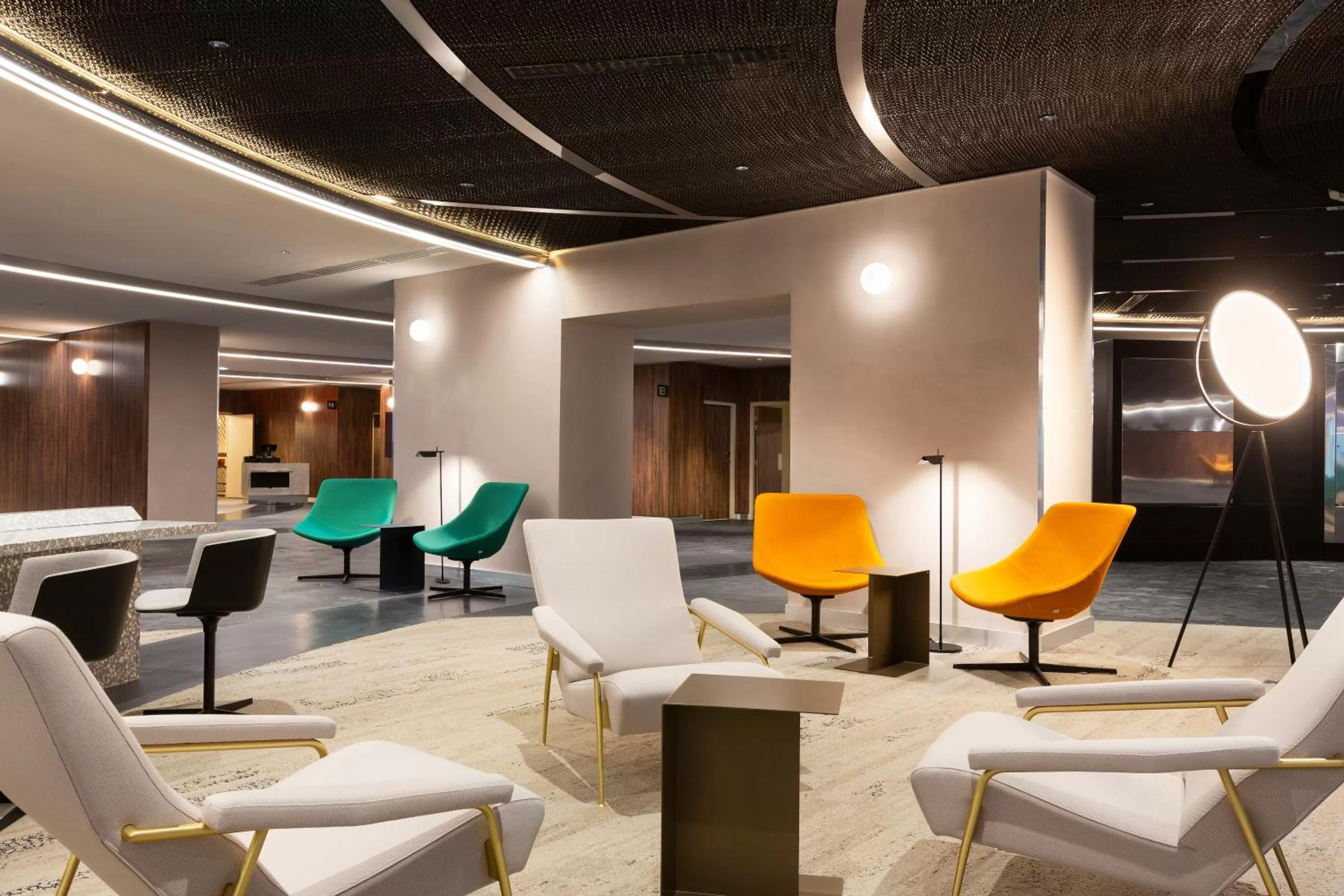 Seating area in Pullman Paris Montparnasse