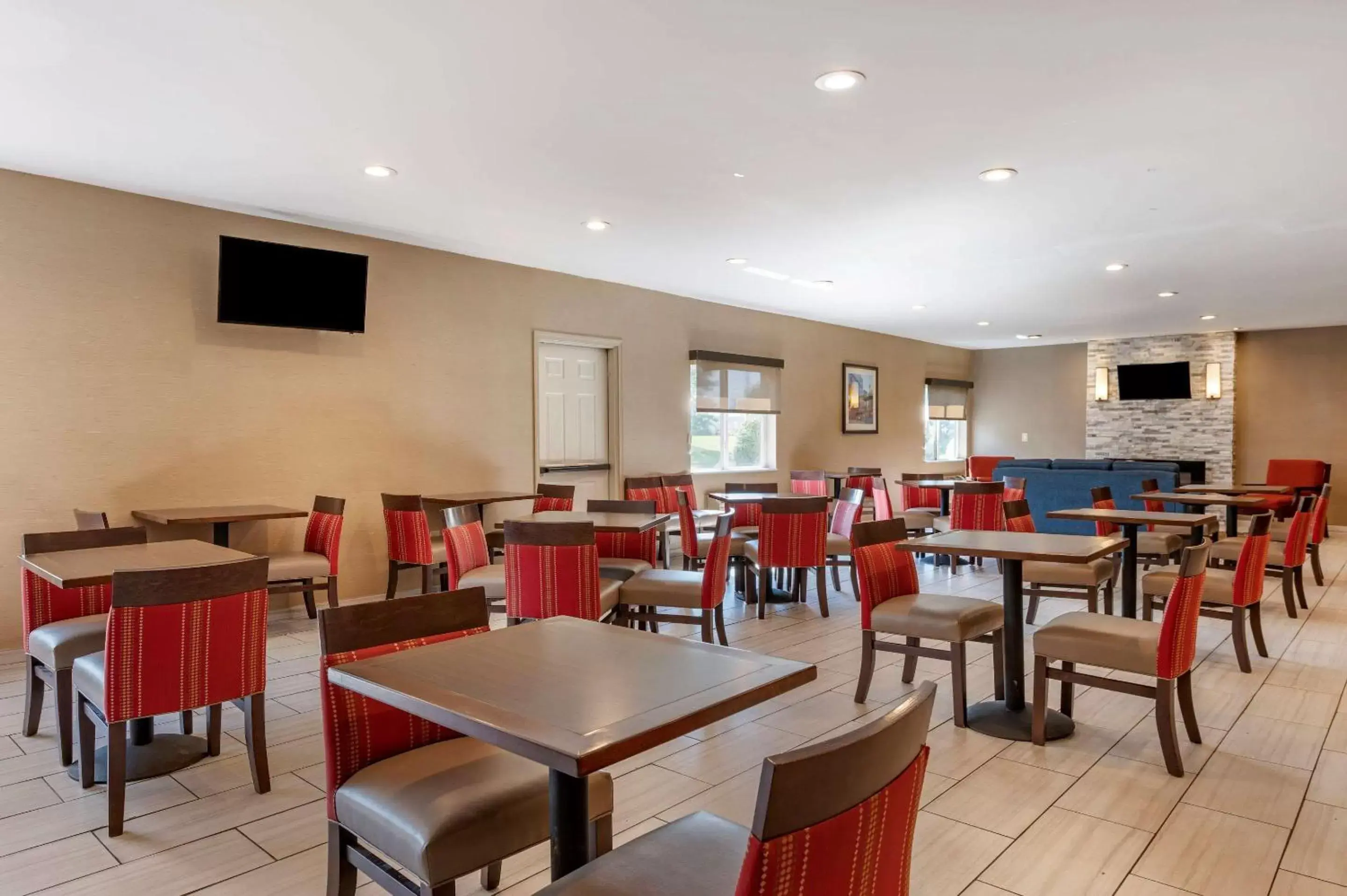 Breakfast, Restaurant/Places to Eat in Comfort Inn Romeoville - Bolingbrook