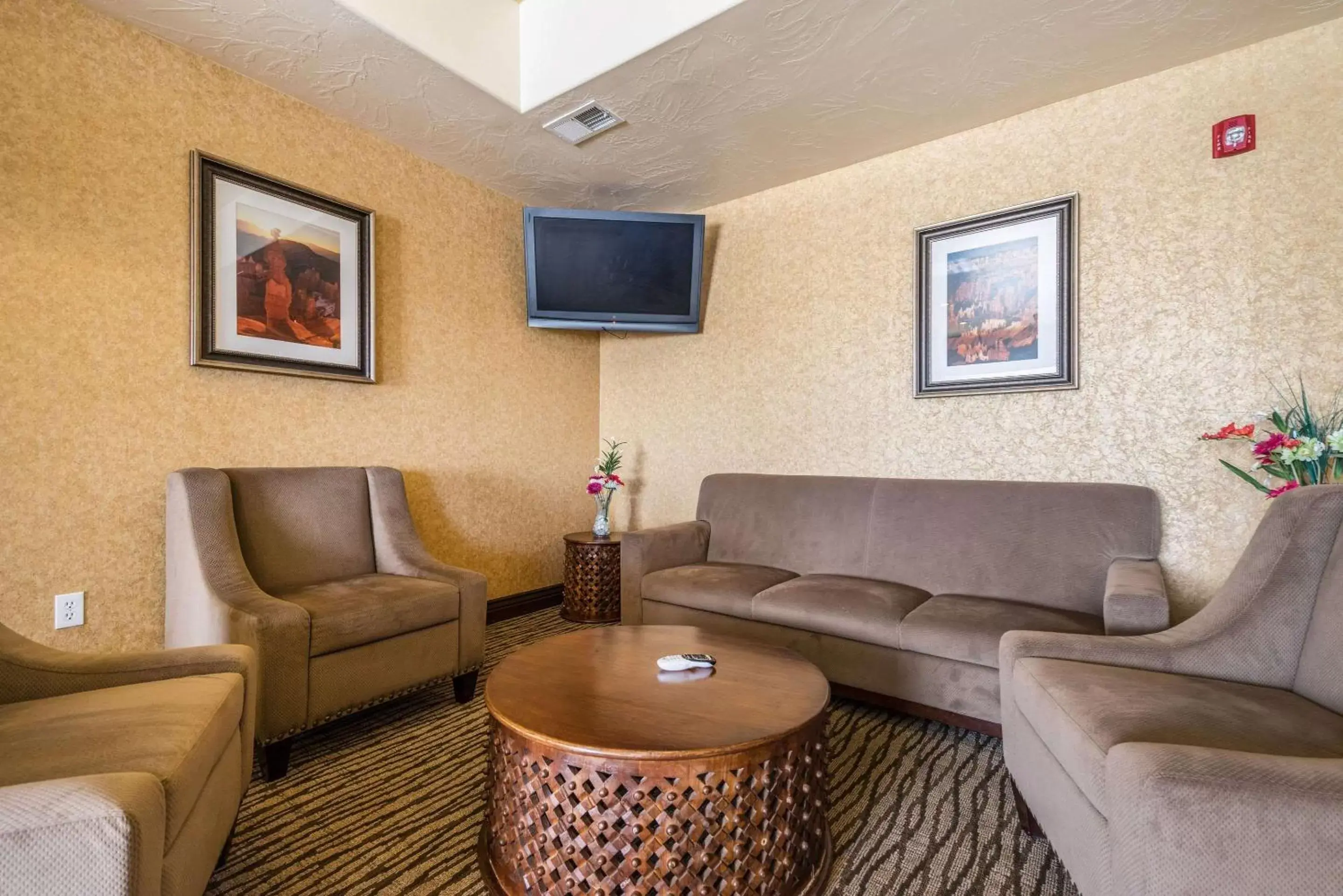Lobby or reception, Seating Area in Comfort Inn and Suites Cedar City