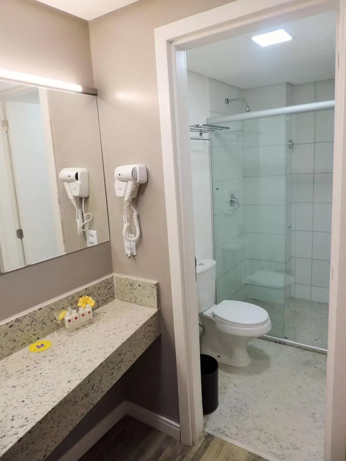 Shower, Bathroom in Comfort Hotel Maceió