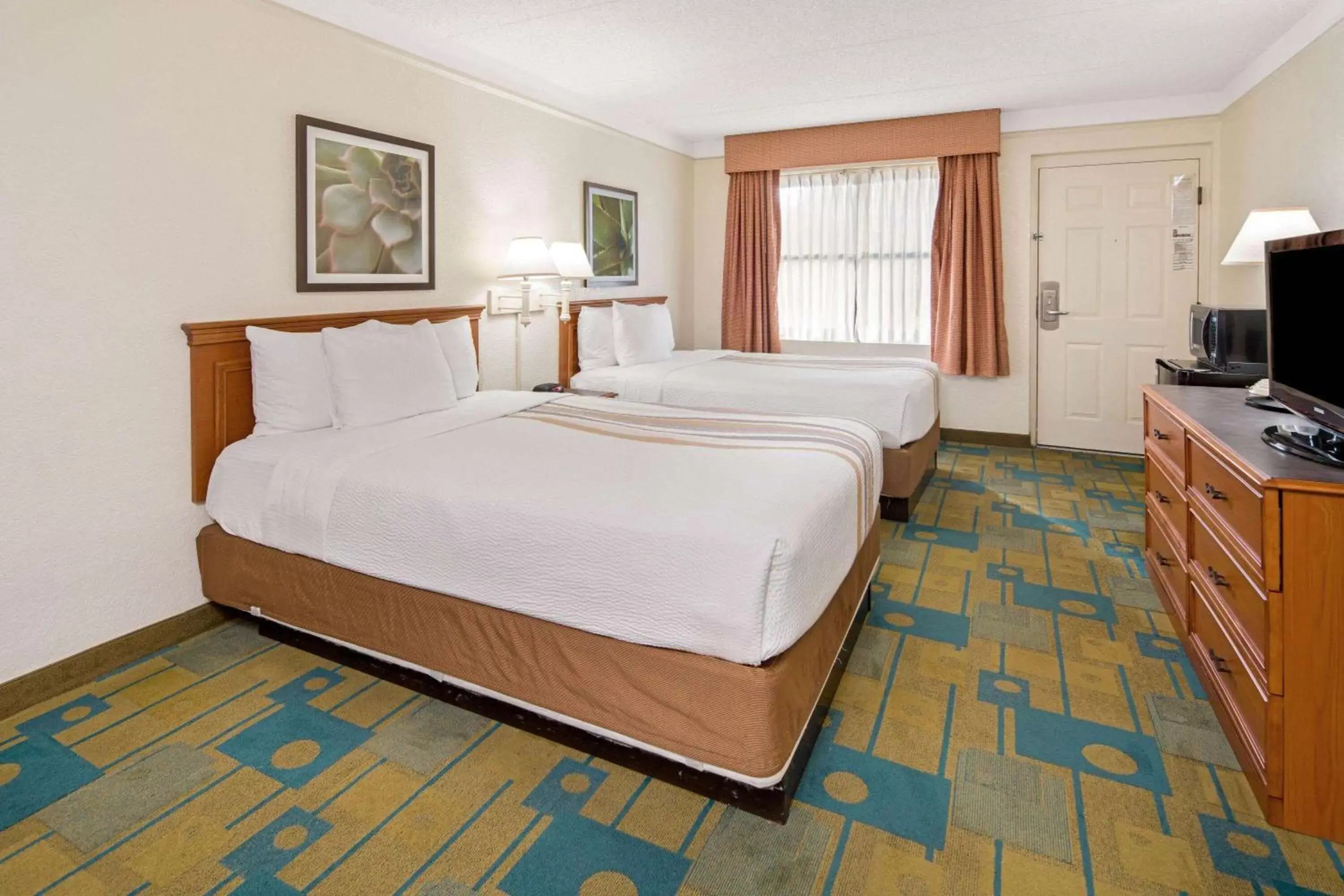 Photo of the whole room in La Quinta Inn by Wyndham San Diego - Miramar