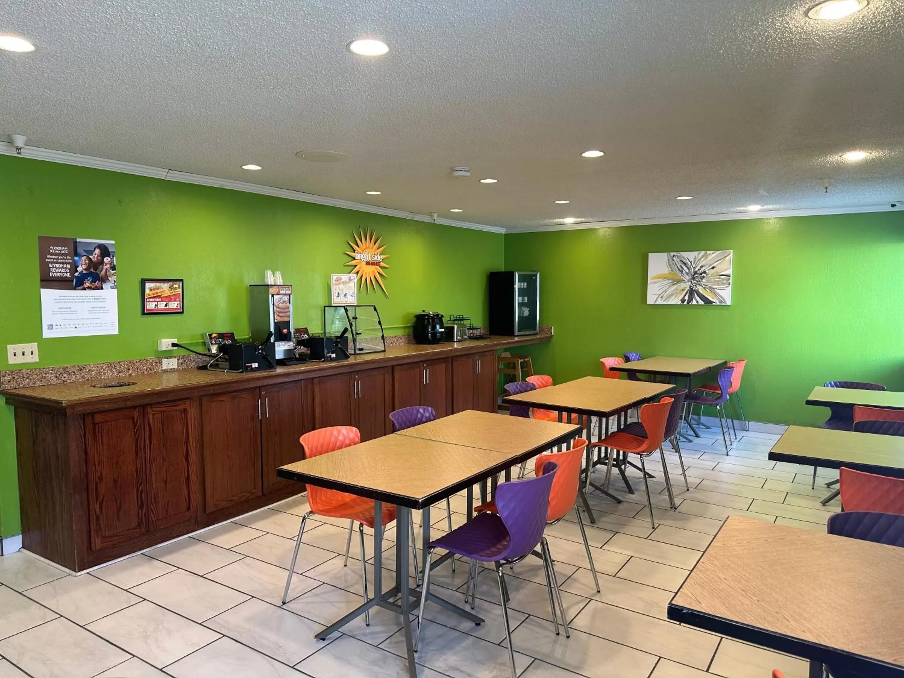 Breakfast, Restaurant/Places to Eat in La Quinta Inn by Wyndham Omaha Southwest