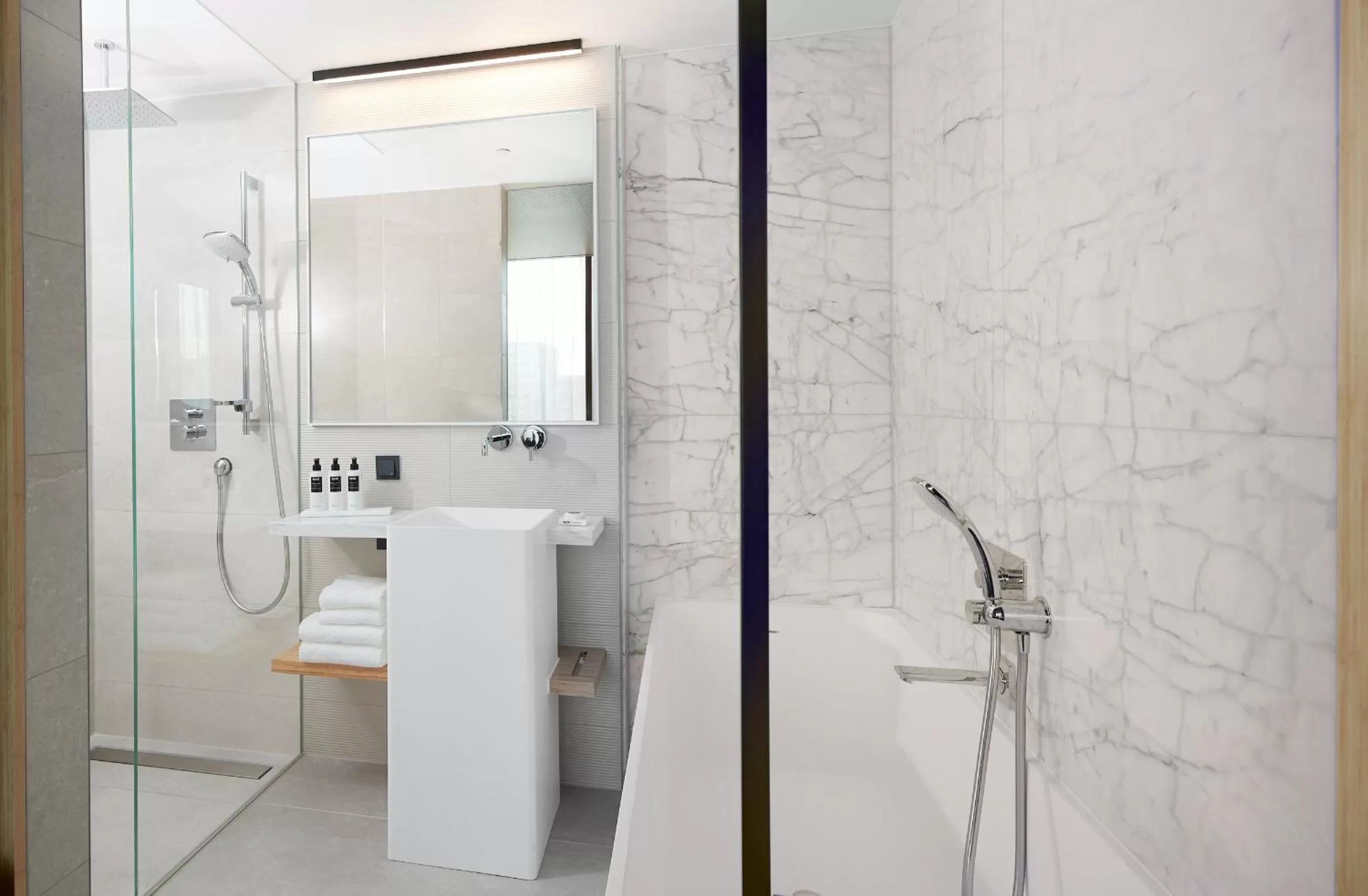 Bathroom in Hotel Jakarta Amsterdam