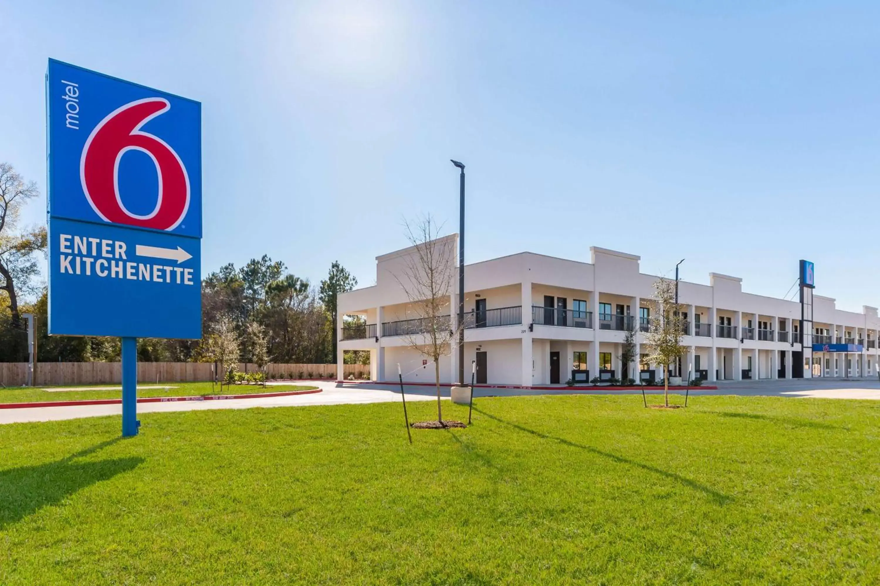 Property building in Motel 6-Channelview, TX