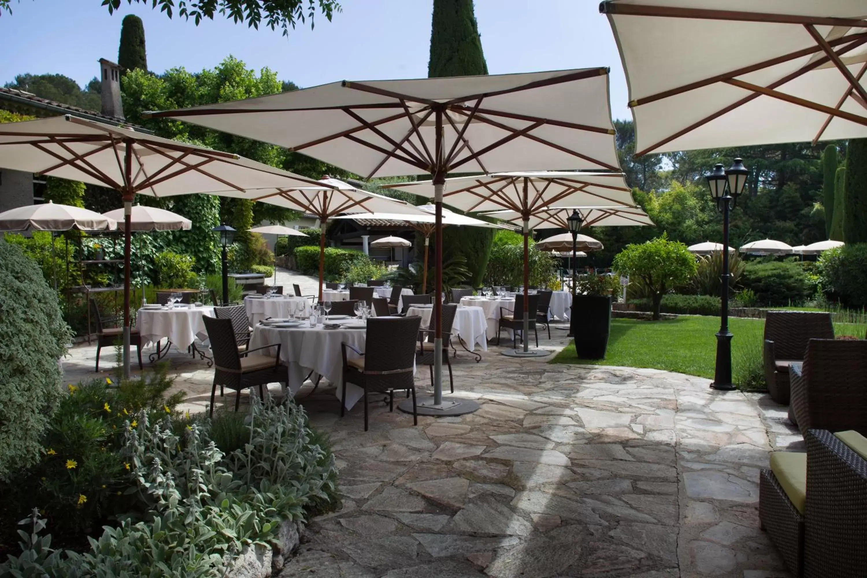 Restaurant/Places to Eat in Hôtel De Mougins