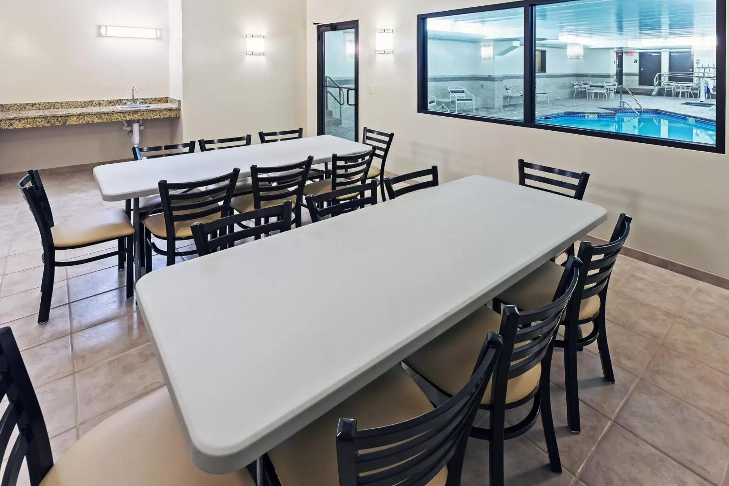 Banquet/Function facilities in AmericInn by Wyndham Omaha
