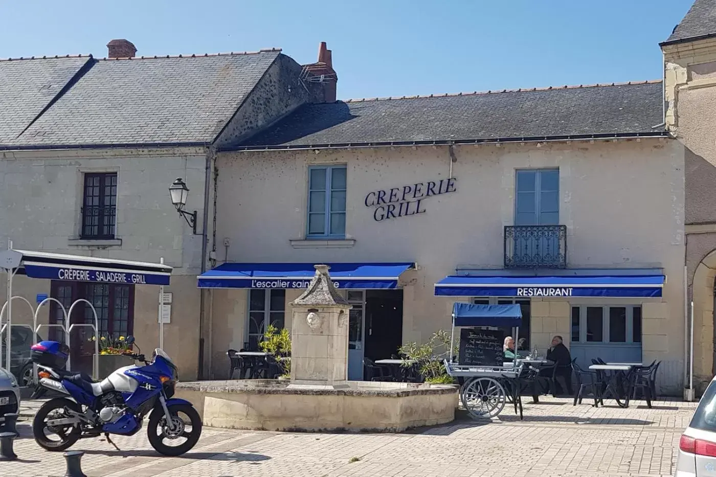 Restaurant/places to eat, Property Building in Moulin2Roues