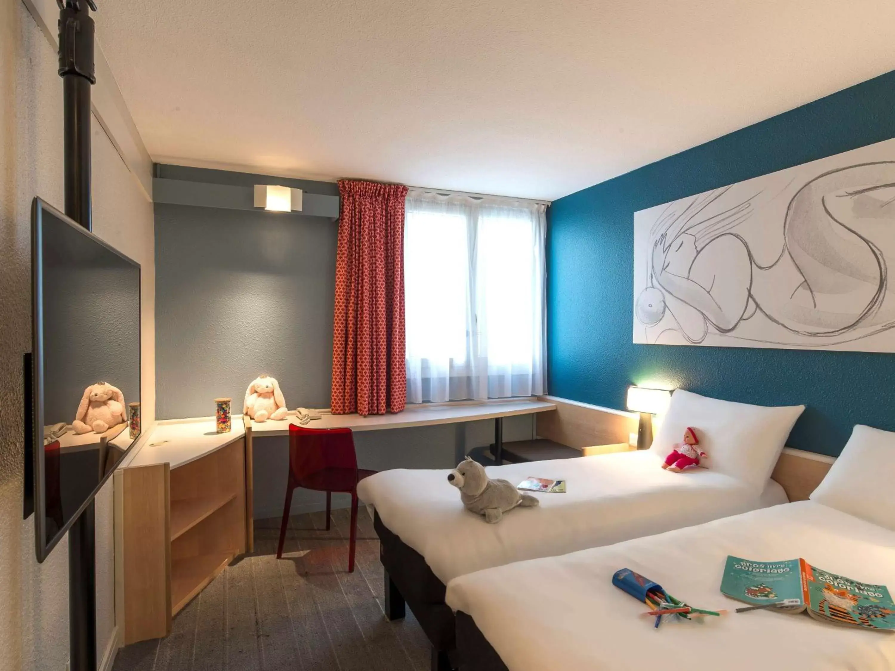 Photo of the whole room, Bed in ibis Tours Nord