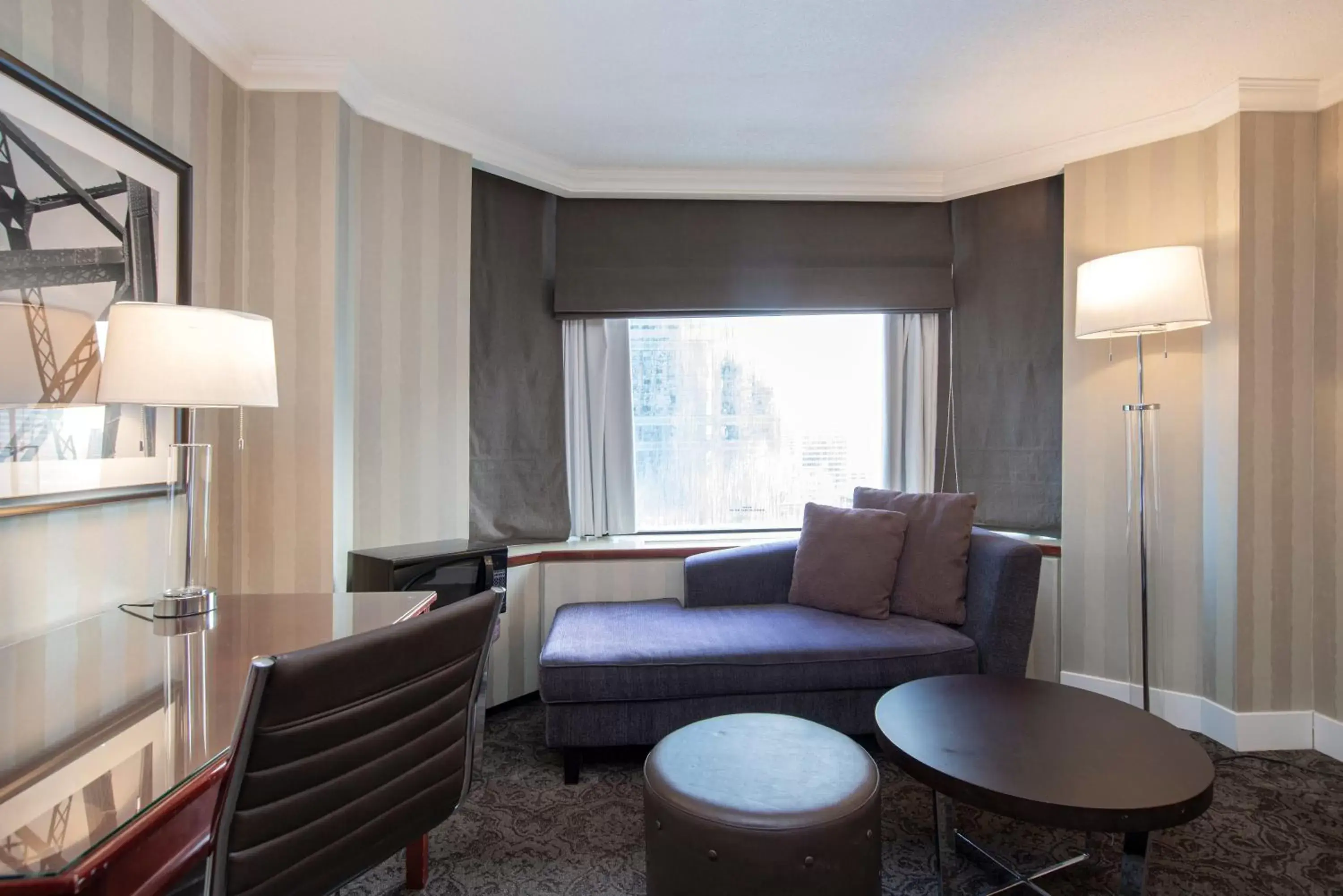Photo of the whole room, Seating Area in Sandman Signature Edmonton Downtown Hotel