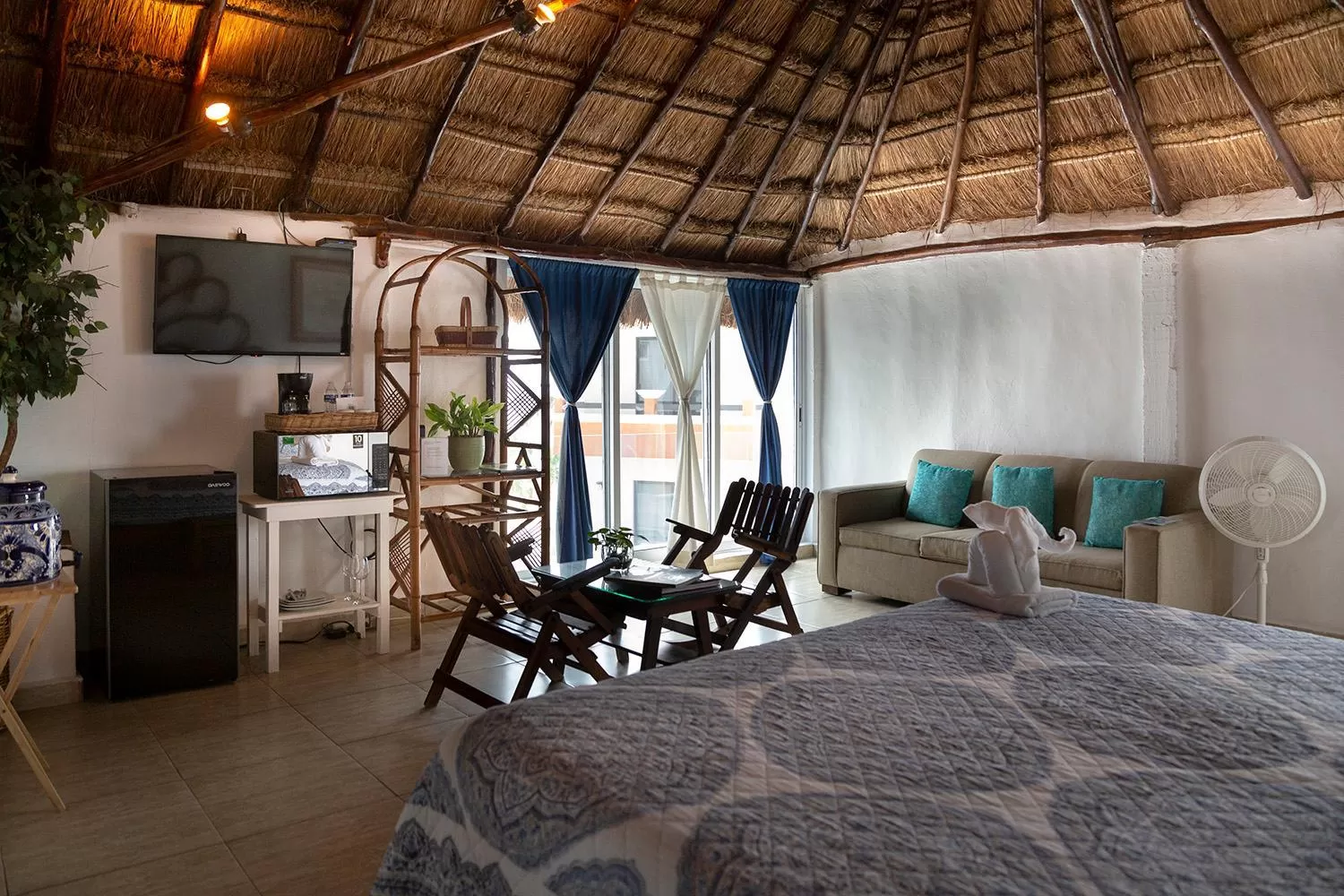 Living room, Bed in Hotel Amar Inn