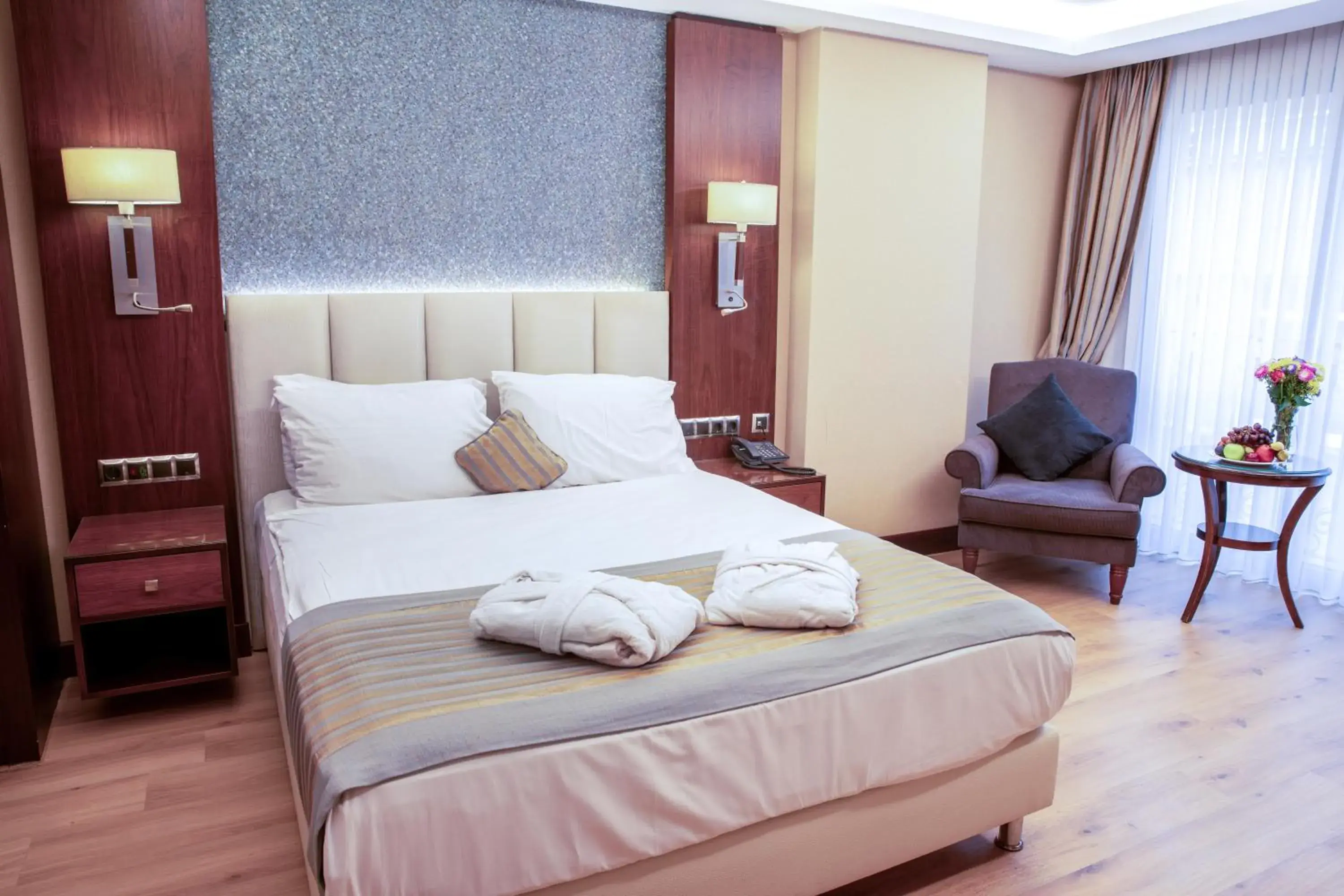 Bedroom, Bed in Grand Aras Hotel & Suites