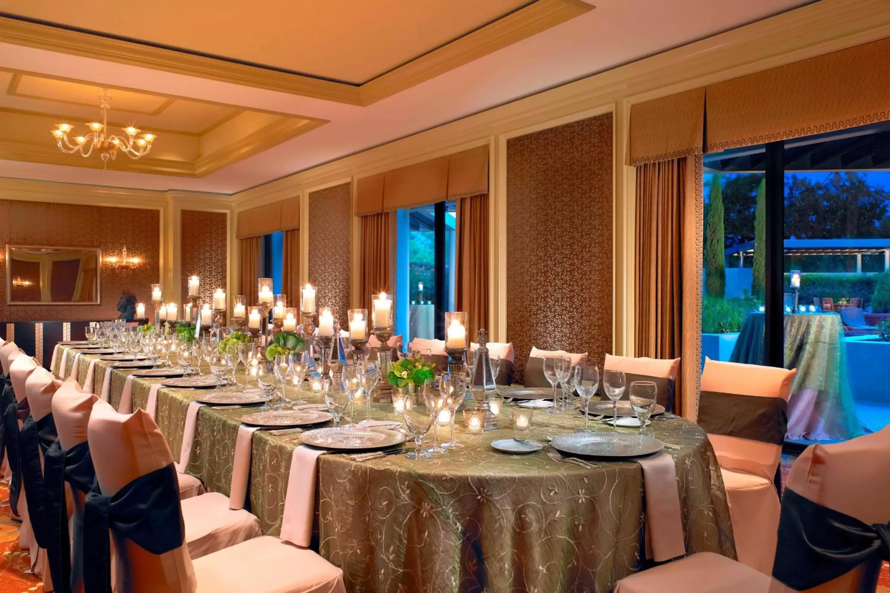 Meeting/conference room, Restaurant/Places to Eat in The St. Regis Houston