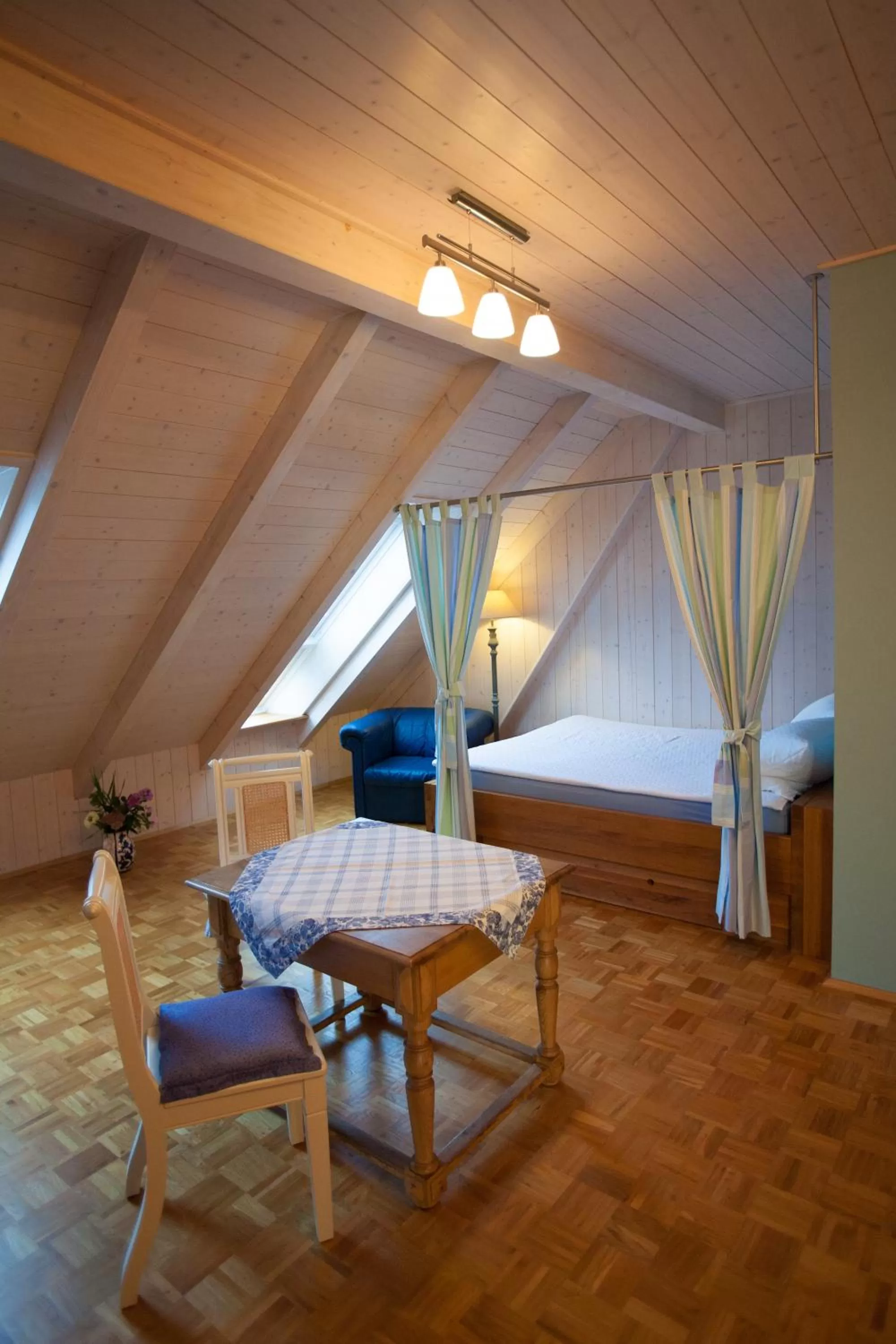 Bedroom, Bed in Gästehaus Craintaler Mühle B&B