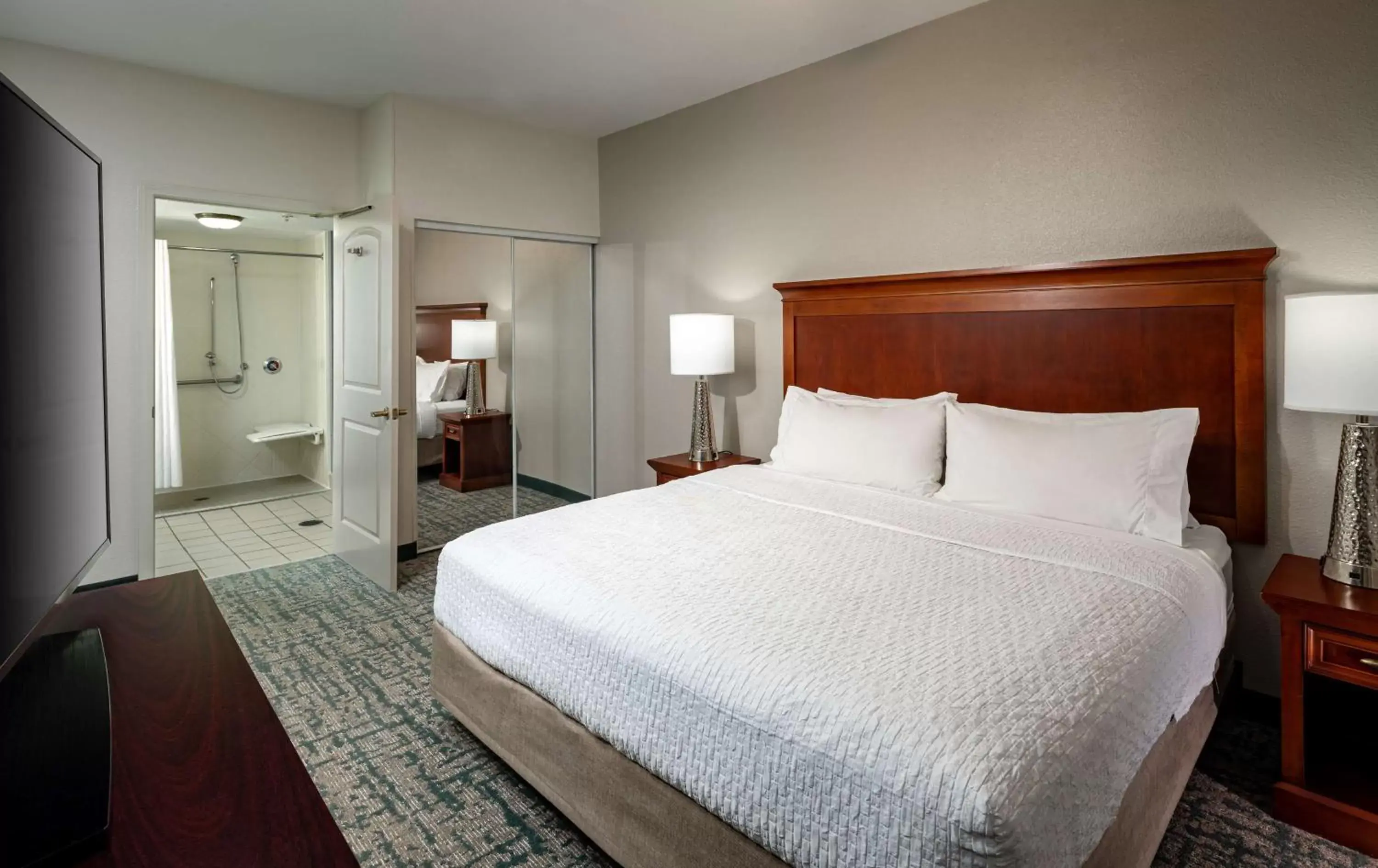 Bathroom, Bed in Homewood Suites by Hilton Jacksonville-South/St. Johns Ctr.