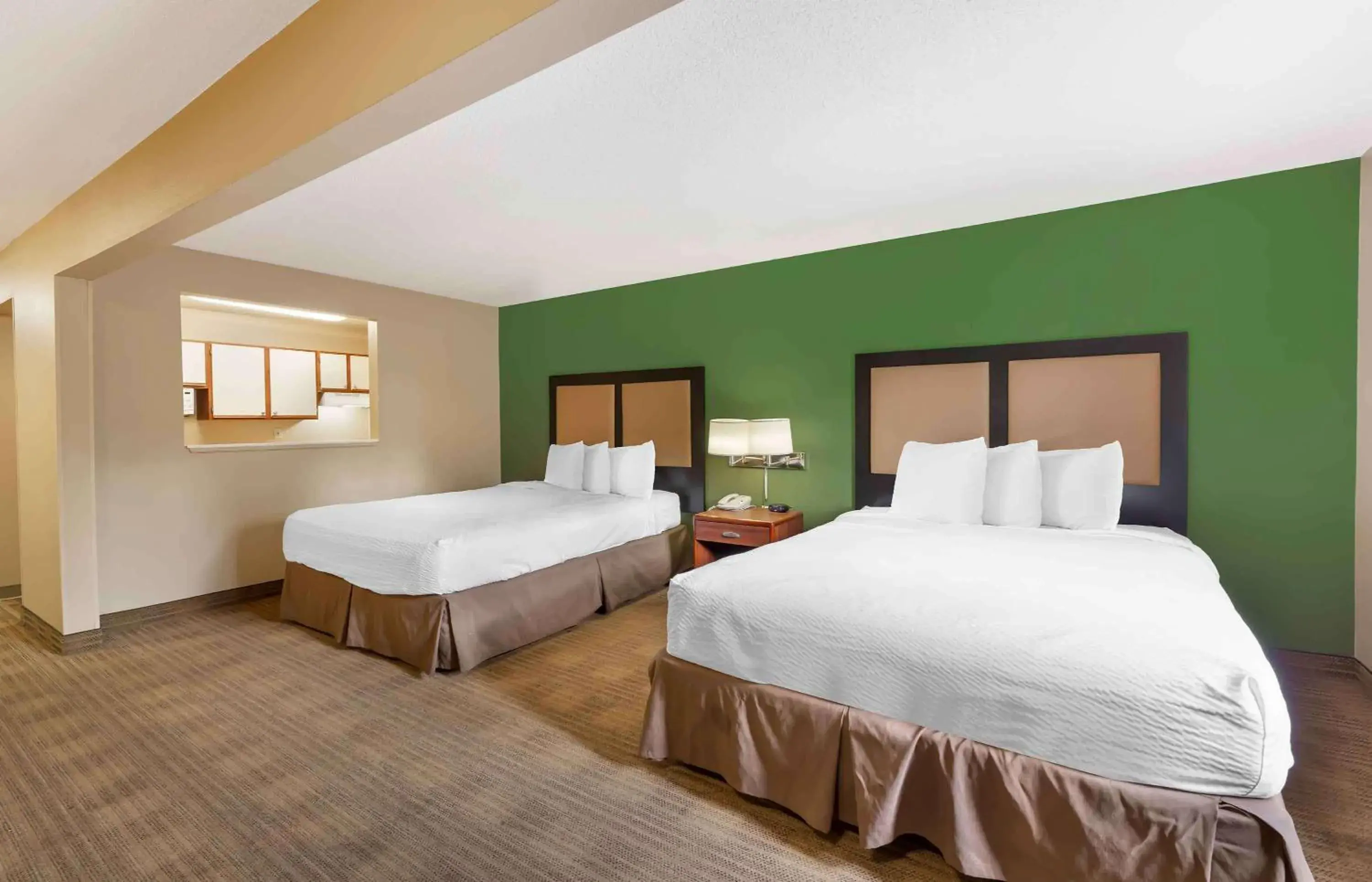 Bedroom, Bed in Extended Stay America Suites - Akron - Copley - West