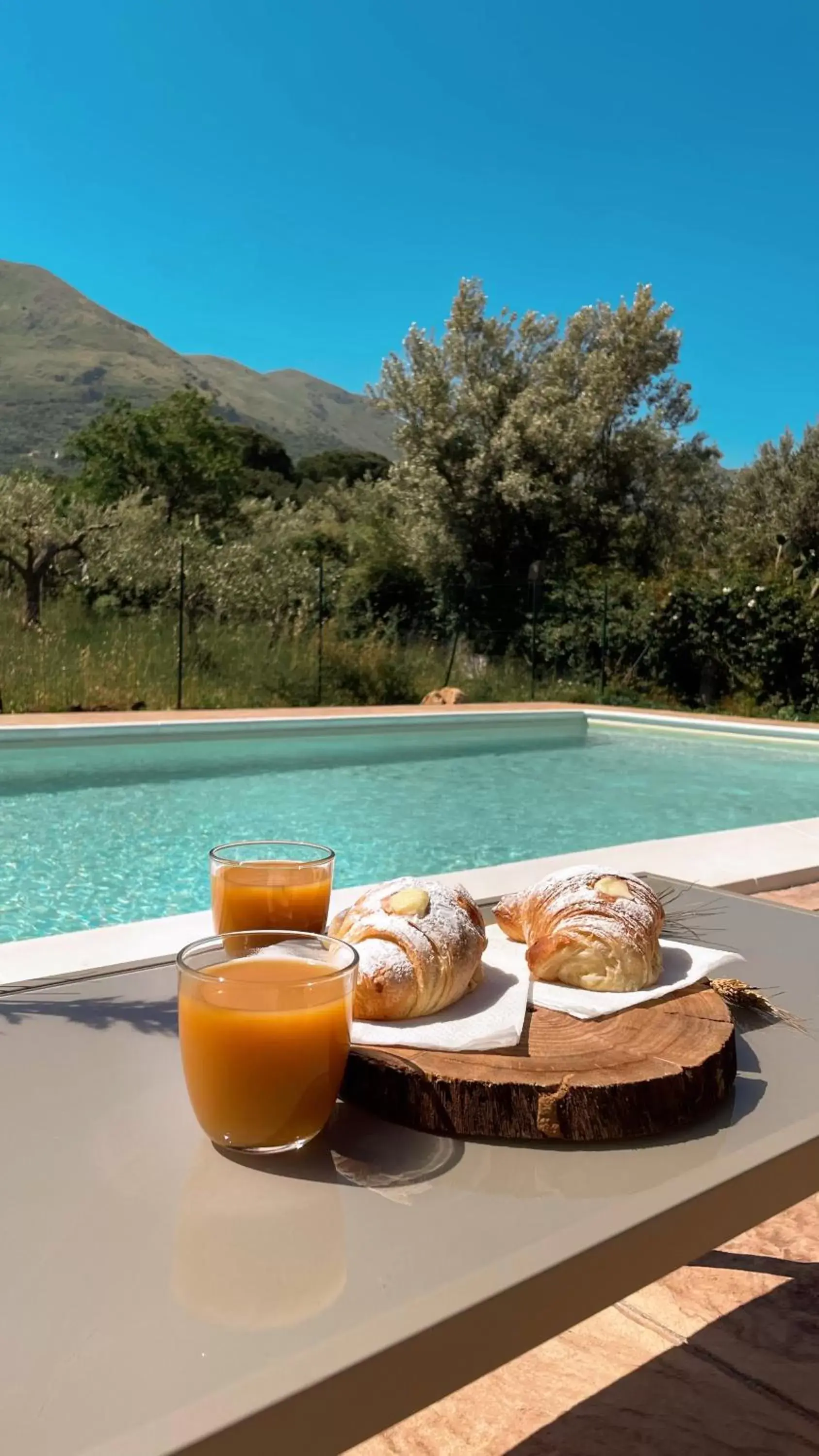 Breakfast, Swimming Pool in Marosa Casa Vacanze