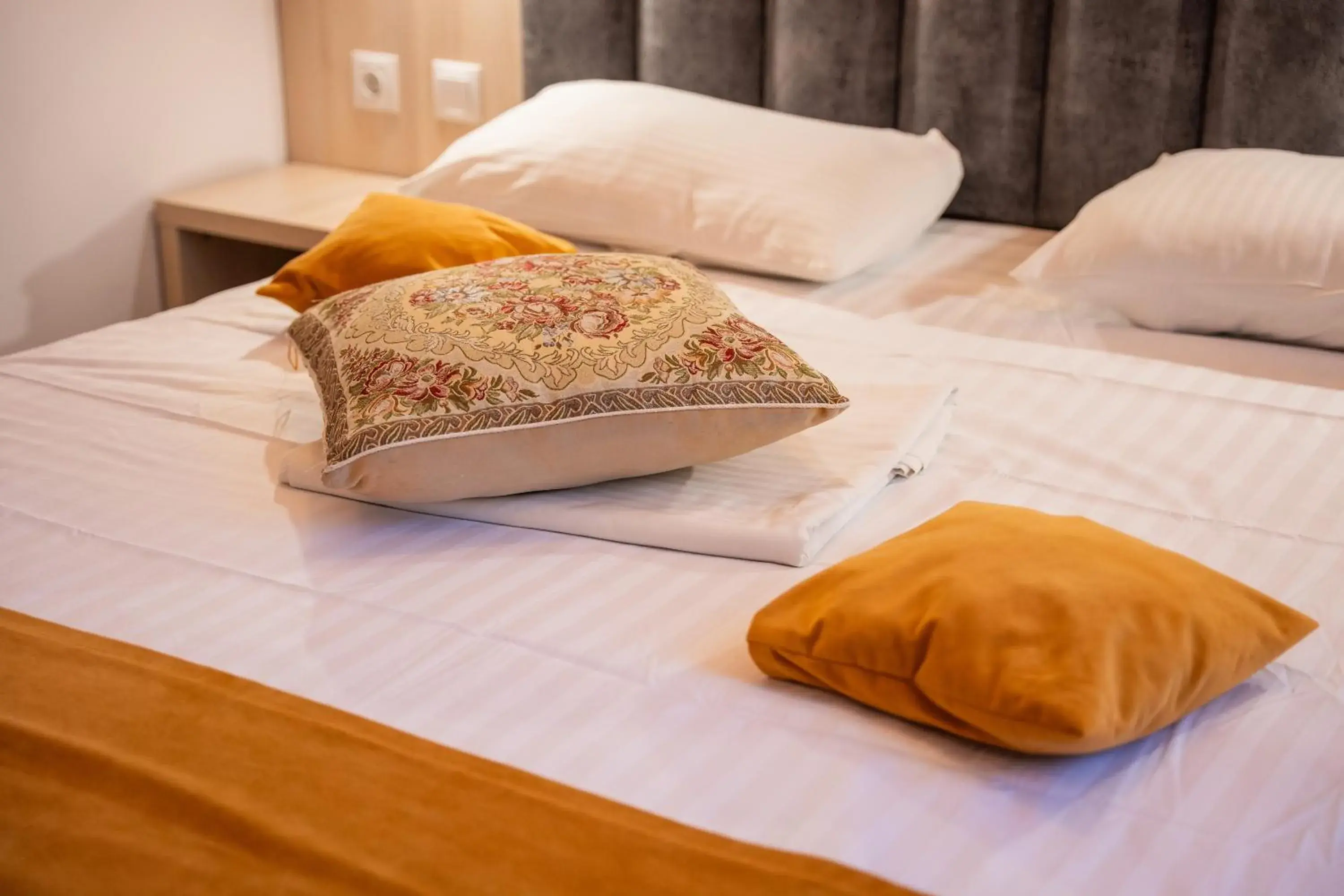 Bed in Hotel Cantemir
