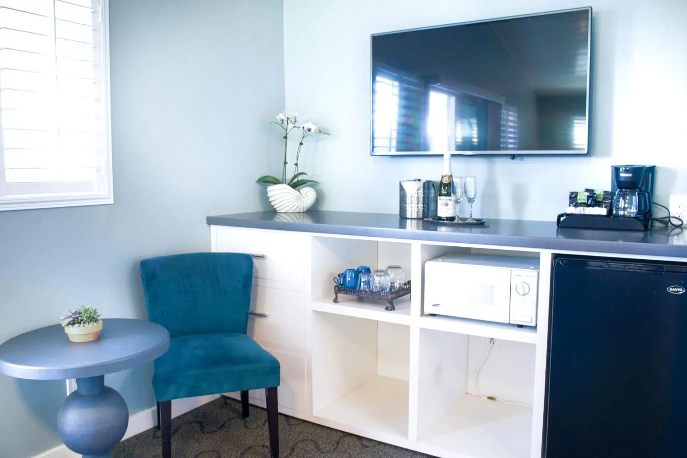 Coffee/tea facilities in Ocean Echo Inn & Beach Cottages