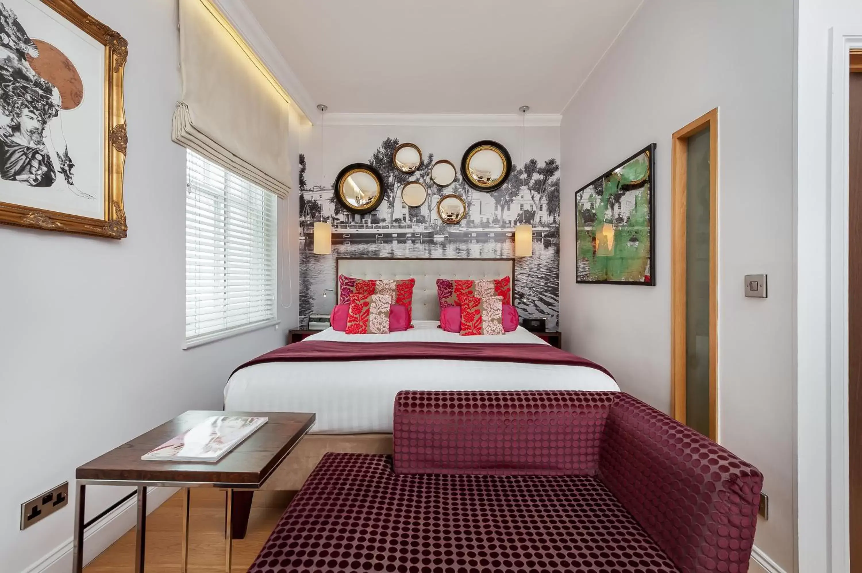 Photo of the whole room, Bed in Hotel Indigo London Hyde Park Paddington, an IHG Hotel
