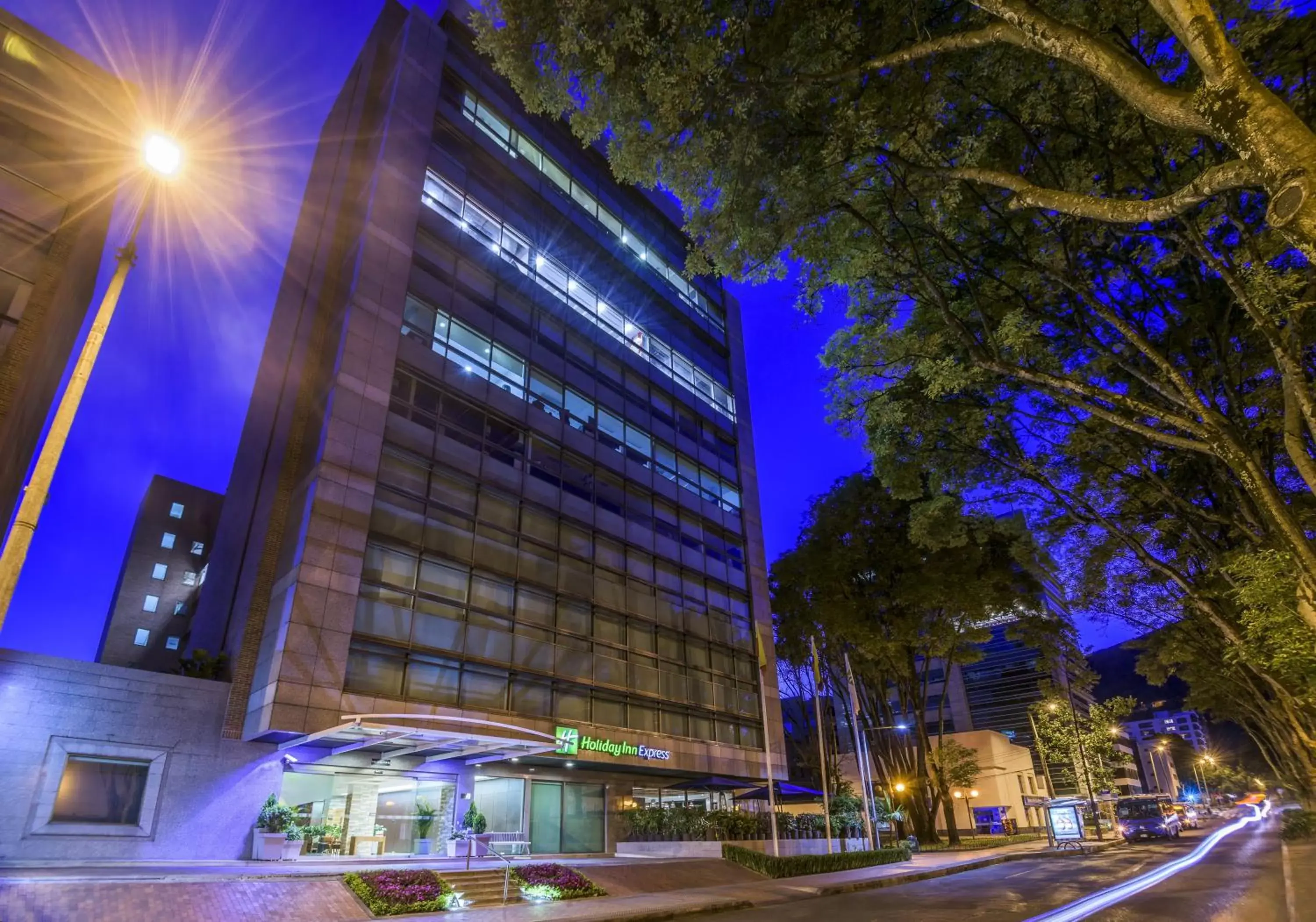 Property Building in Holiday Inn Express Bogotá - Parque La 93, an IHG Hotel