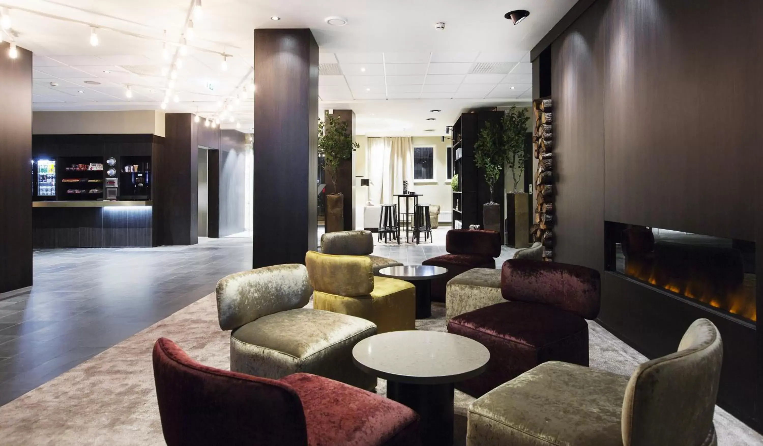 Lobby or reception, Lounge/Bar in Quality Hotel Grand Kristiansund