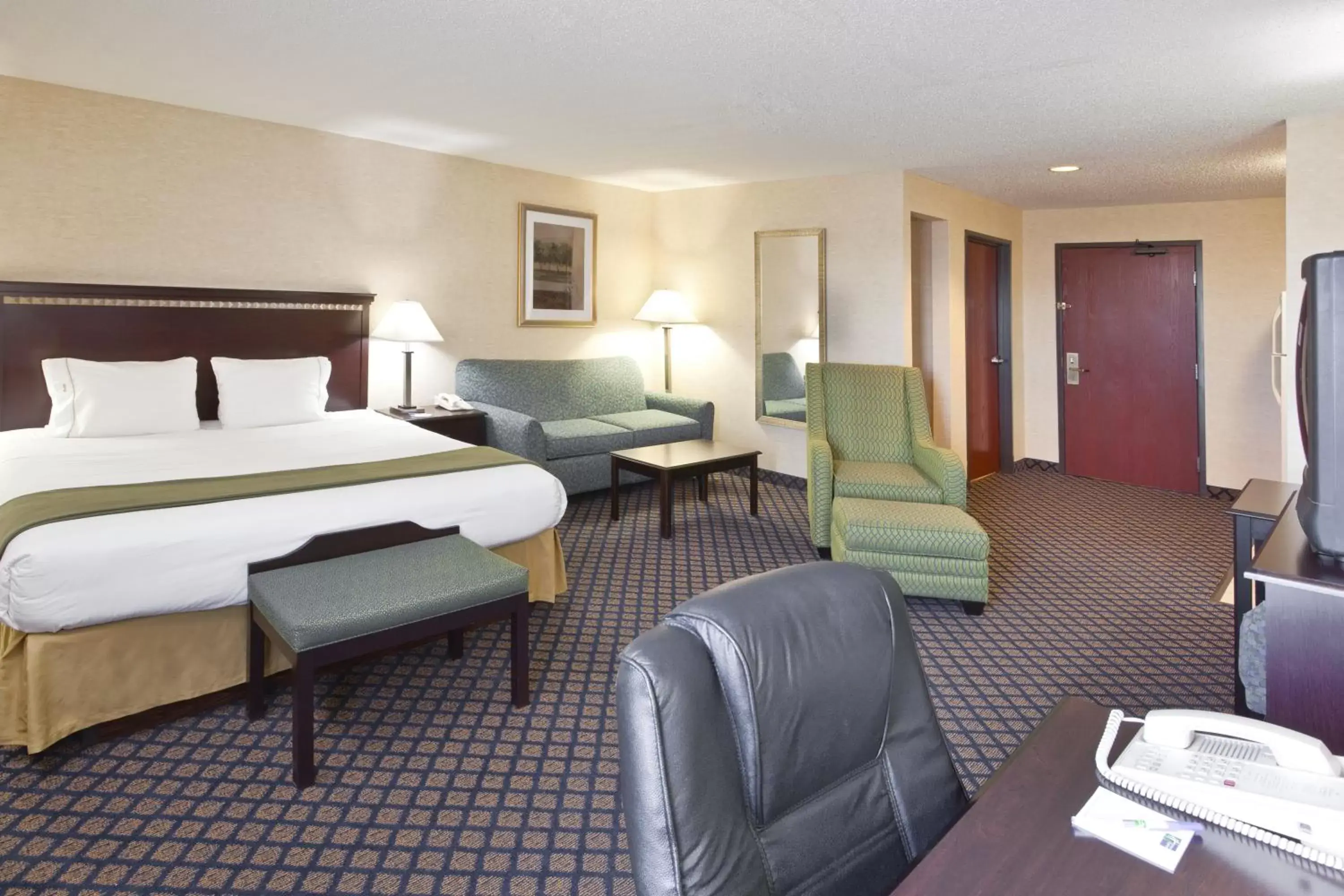 Bedroom, Bed in Holiday Inn Express Hotel & Suites Delaware-Columbus Area by IHG Bedroom, Bed in Holiday Inn Express Hotel & Suites Delaware-Columbus Area by IHG