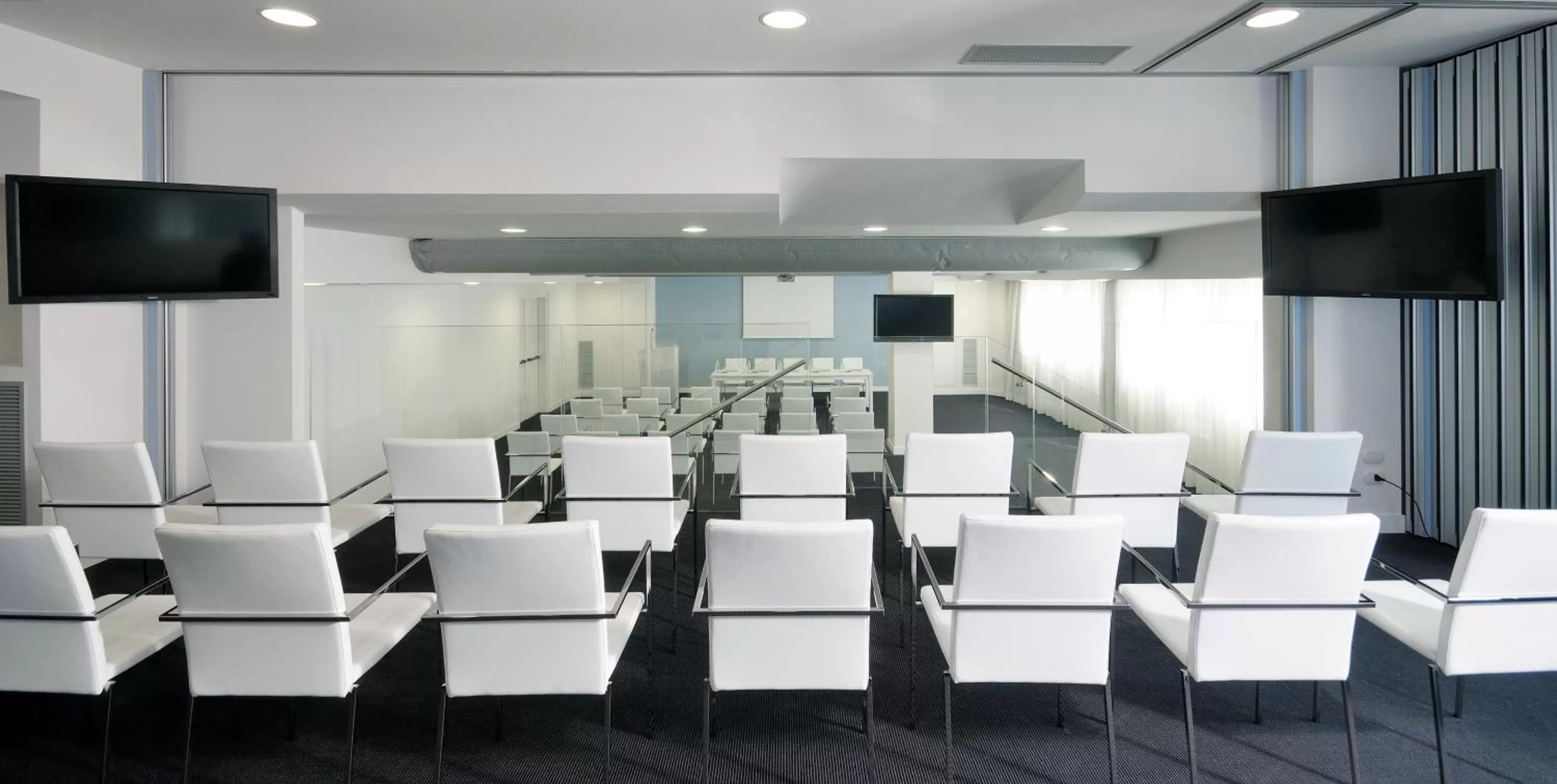 Business facilities in Hotel Caravel