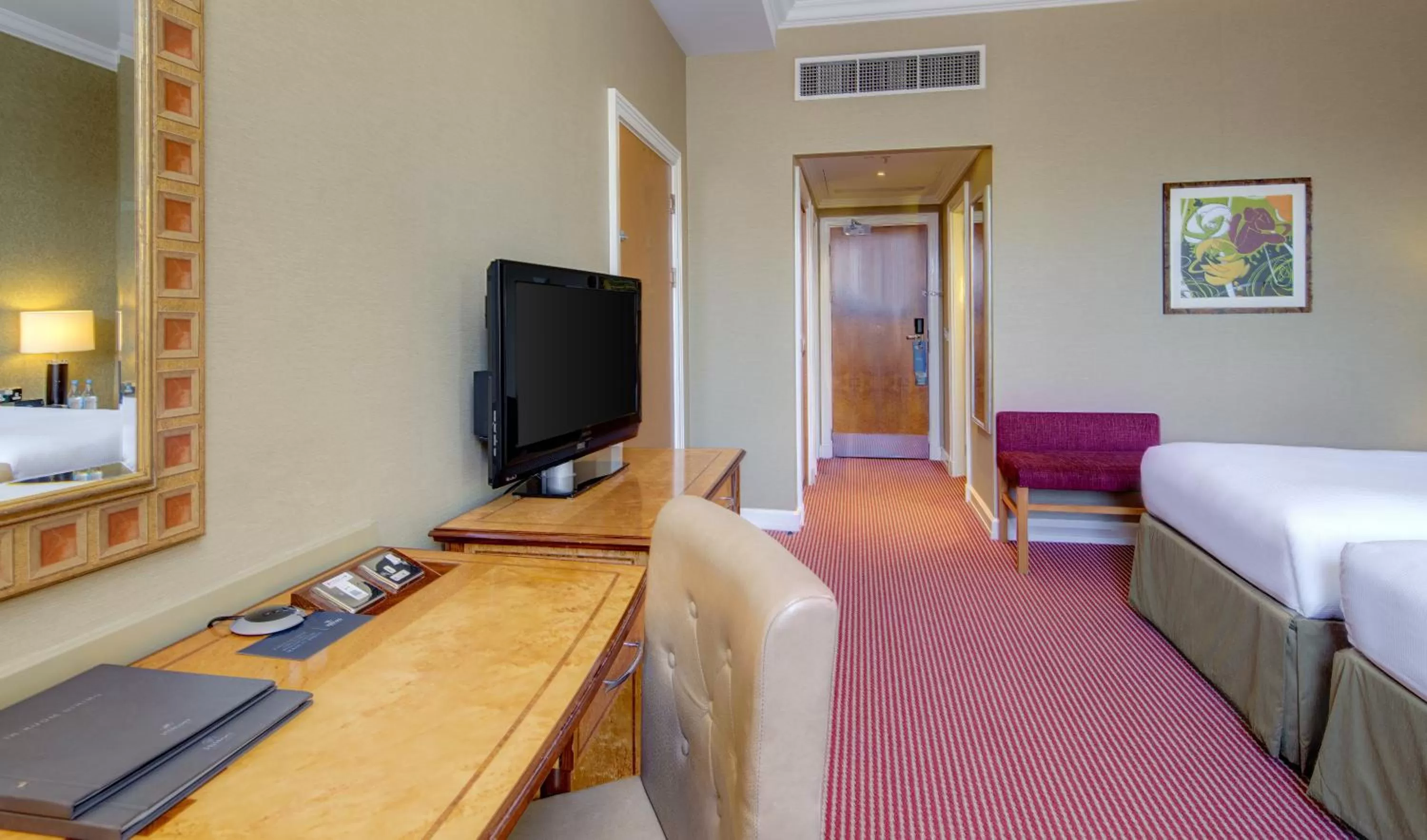 Bedroom, Bed in Hilton London Paddington