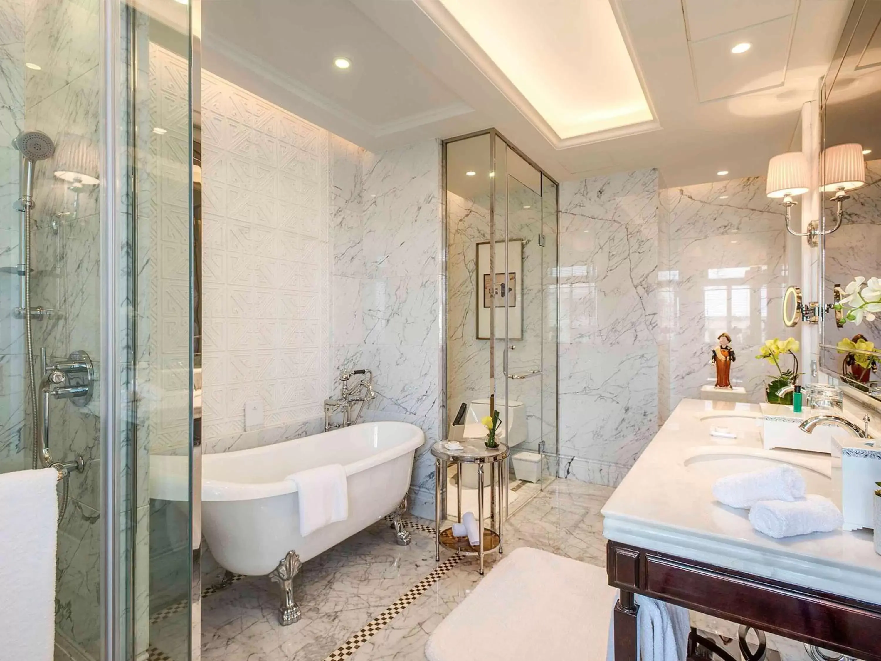 Photo of the whole room, Bathroom in Sofitel Legend People's Grand Hotel Xi'an