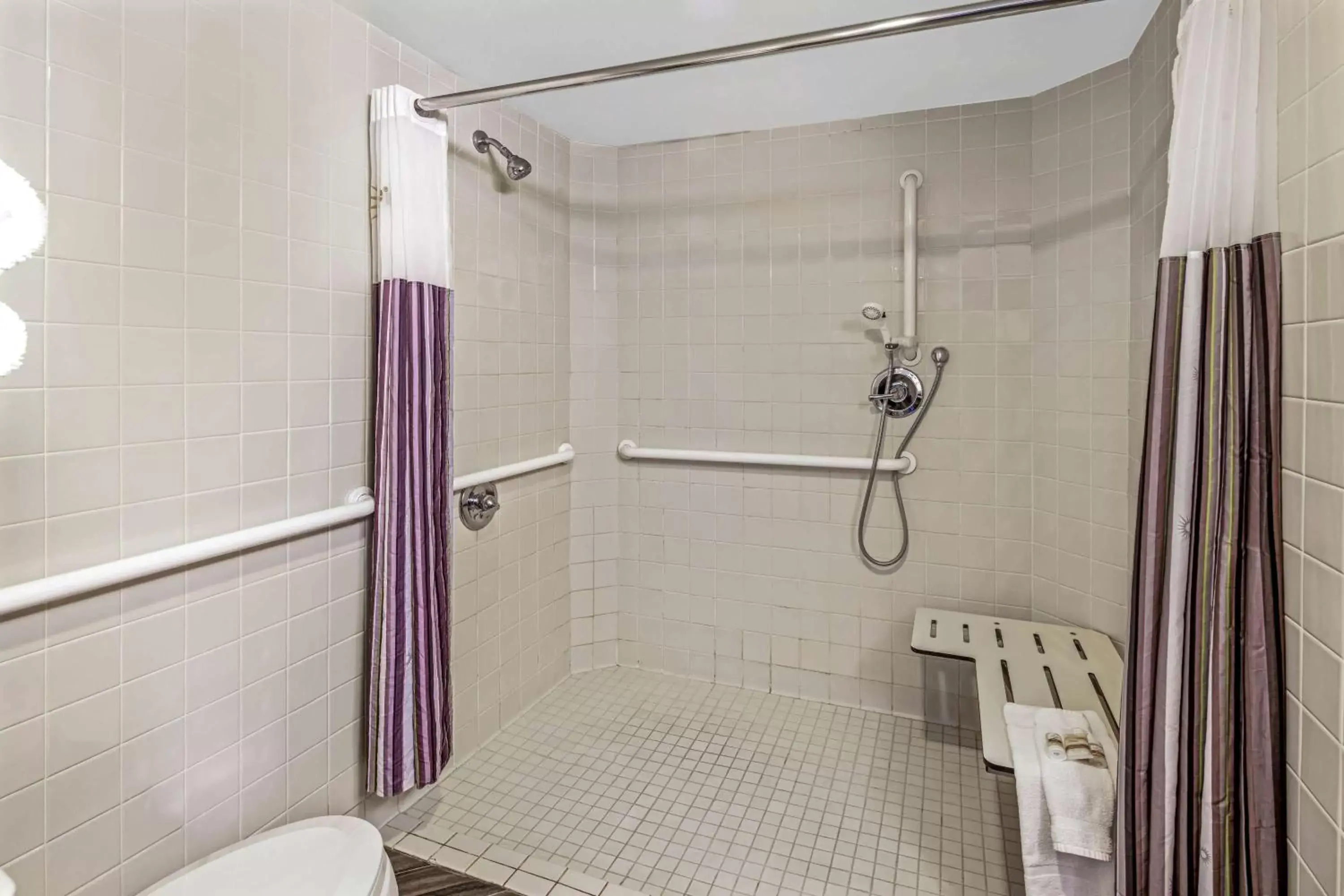 Shower, Bathroom in La Quinta by Wyndham Anaheim