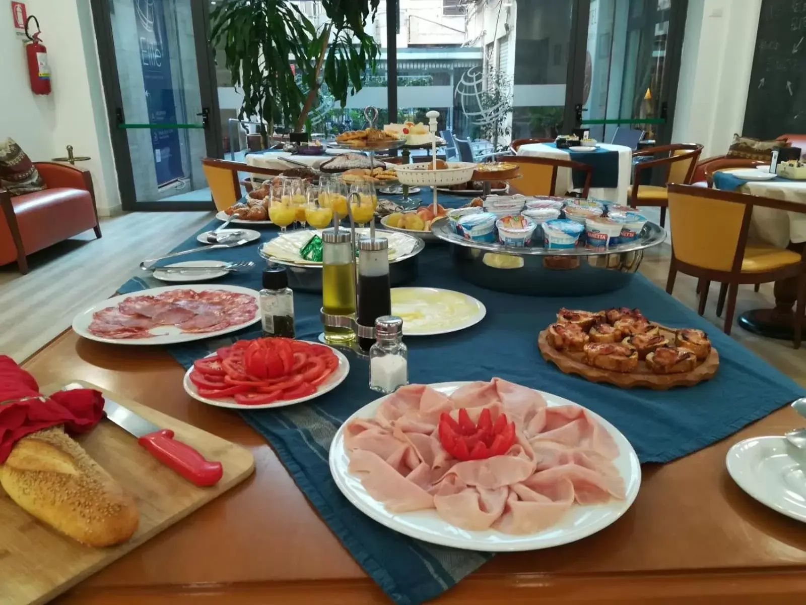 Continental breakfast in Hotel Elite