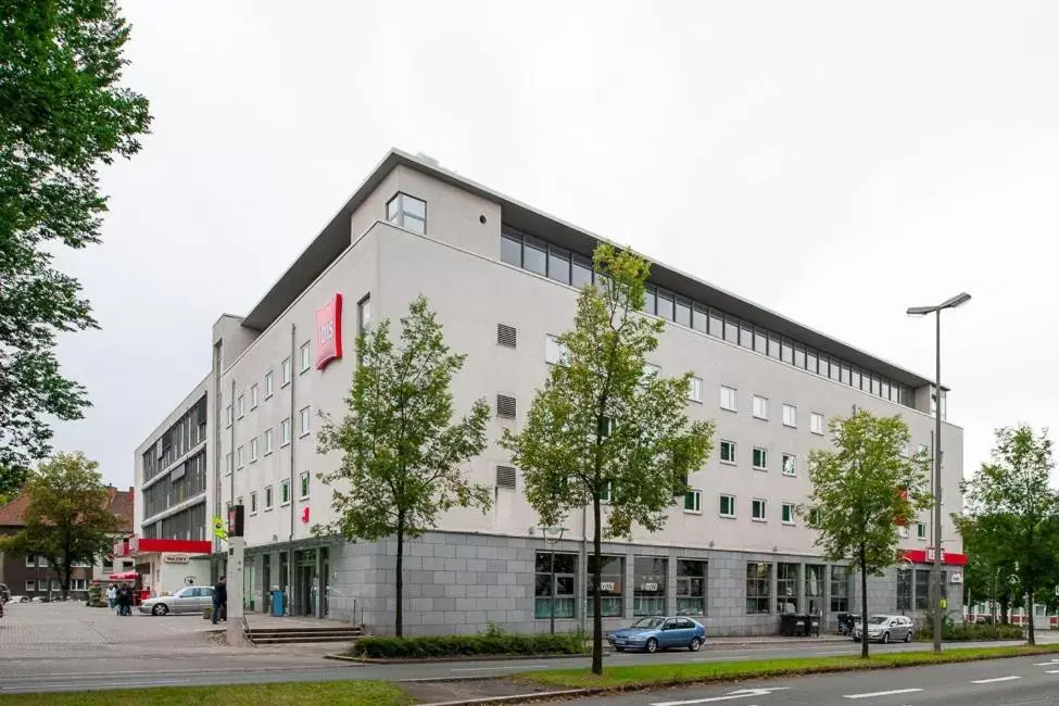 Facade/entrance in ibis Hotel Dortmund City