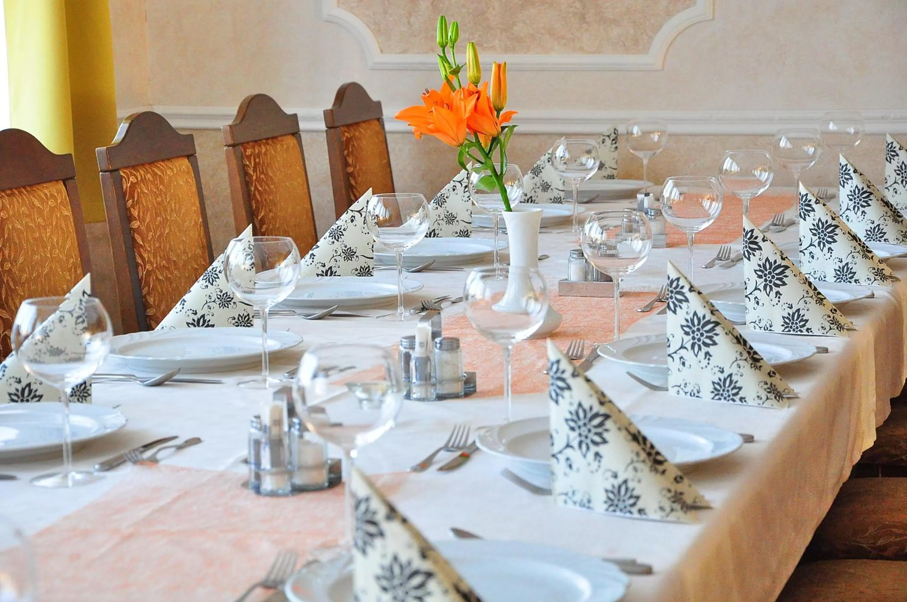 Restaurant/places to eat in Nefelejcs Hotel