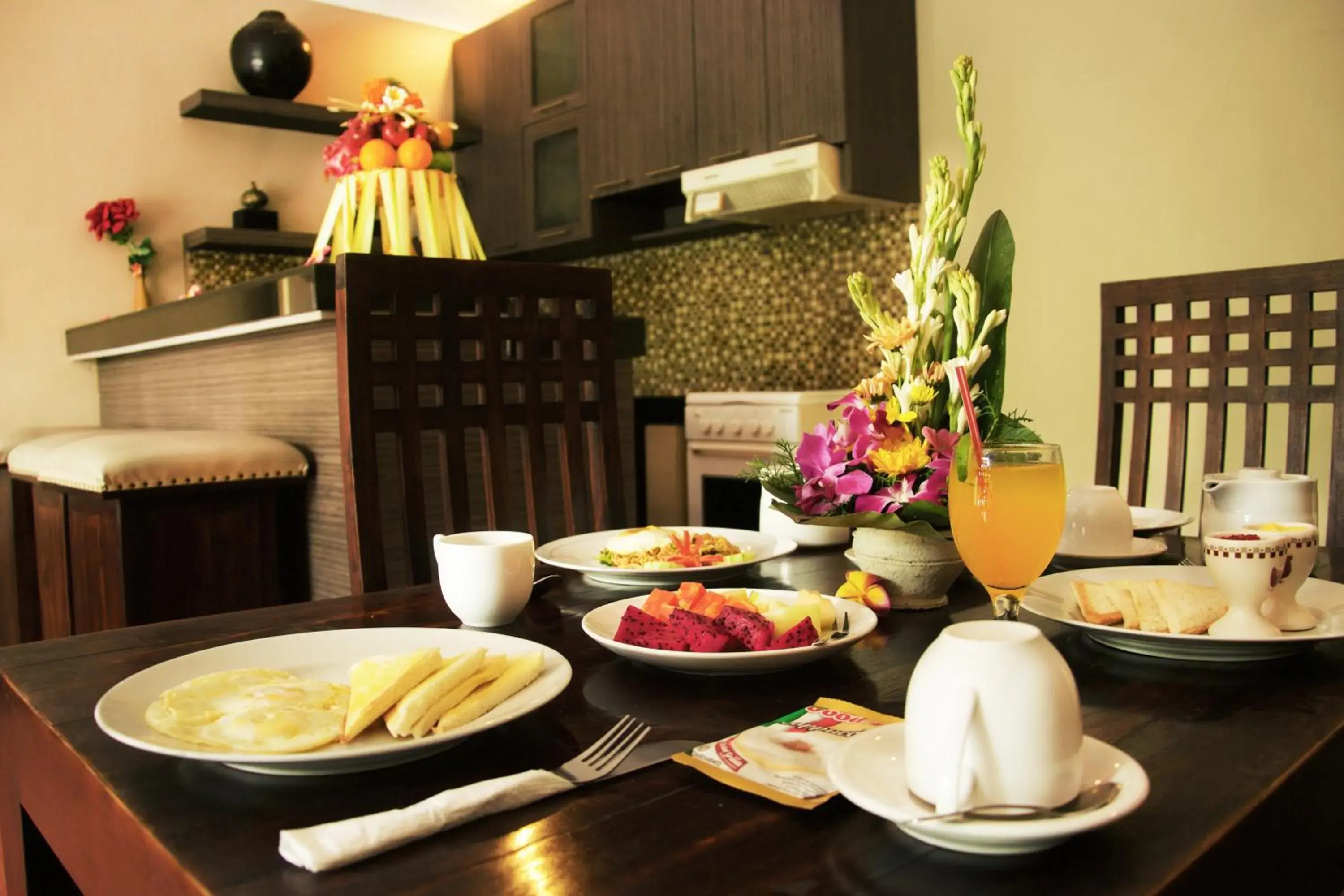 Asian breakfast in Sindhu Mertha Suite