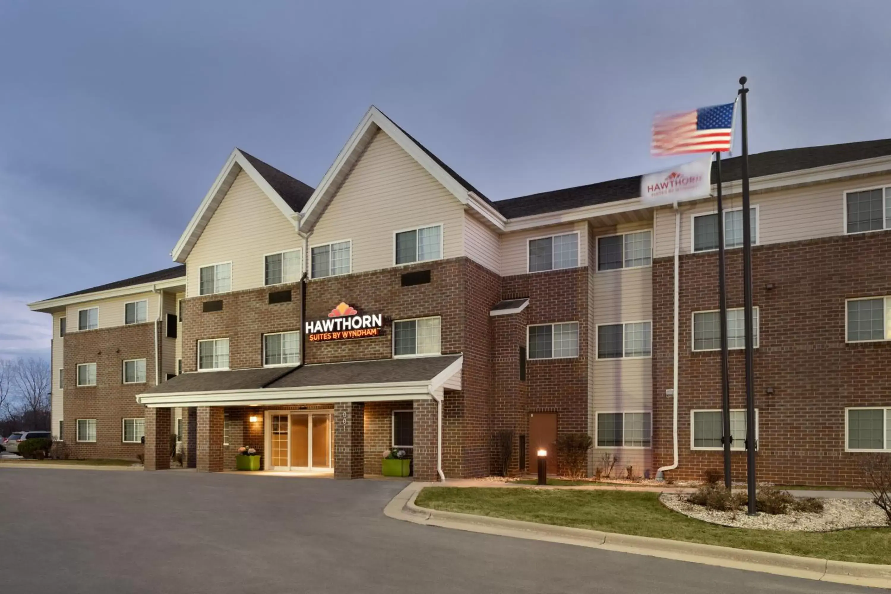 Property Building in Hawthorn Suites By Wyndham Oak Creek/Milwaukee Airport