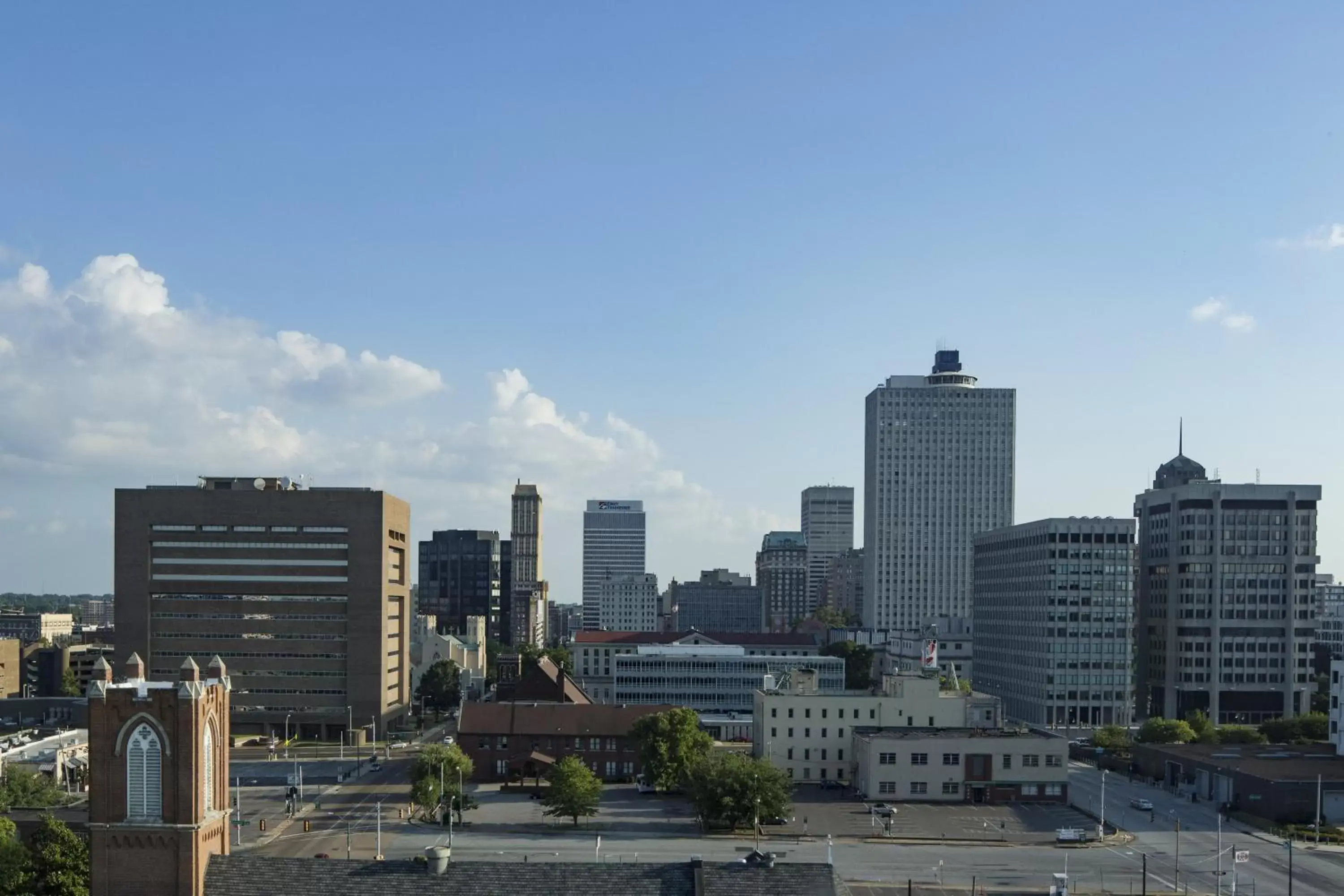 Property building in Crowne Plaza Memphis Downtown by IHG Property building in Crowne Plaza Memphis Downtown by IHG