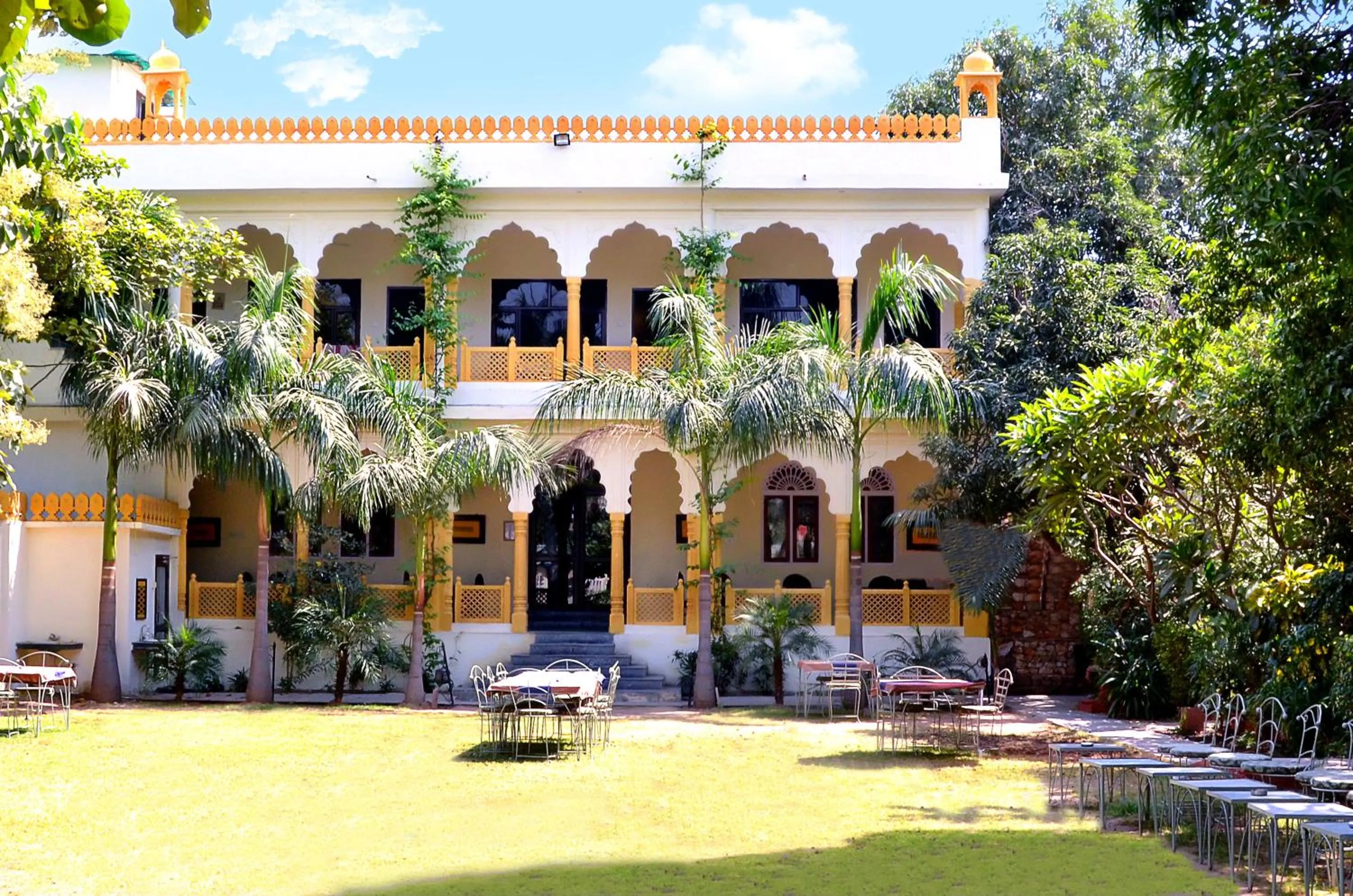 Garden in Raj Palace Resort