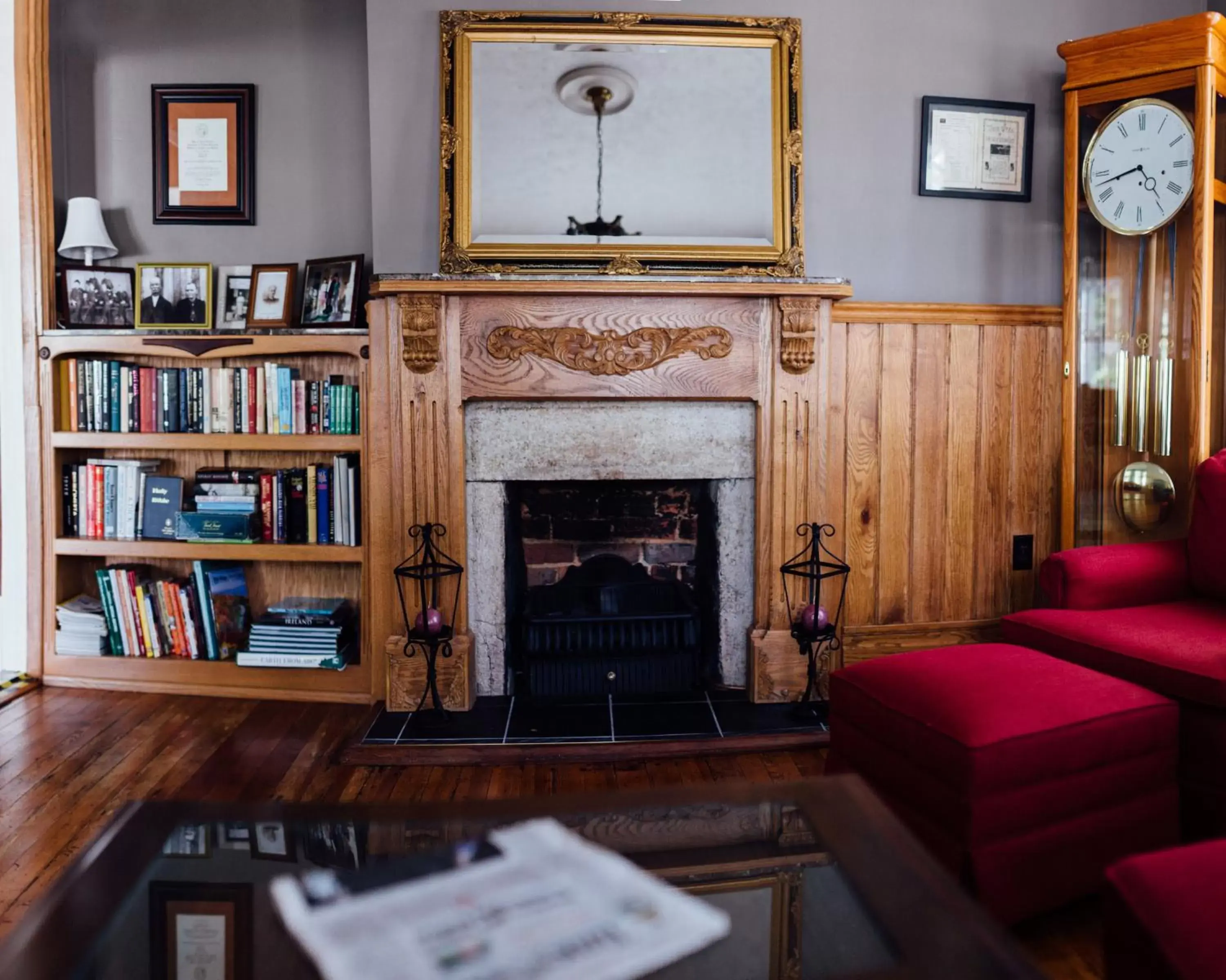 Lobby or reception, Library in The Charleston Inn