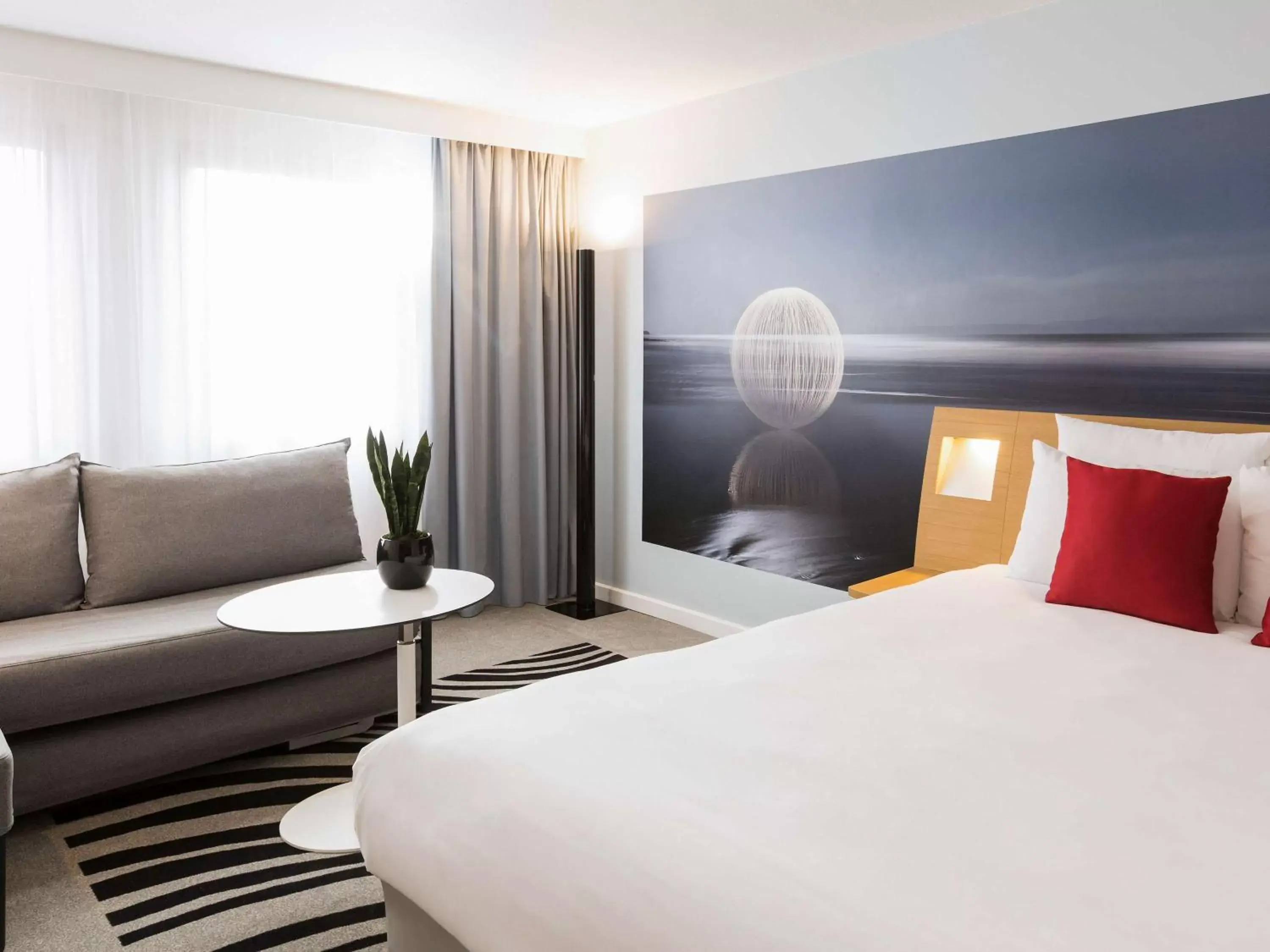 Photo of the whole room, Bed in Novotel Strasbourg Centre Halles