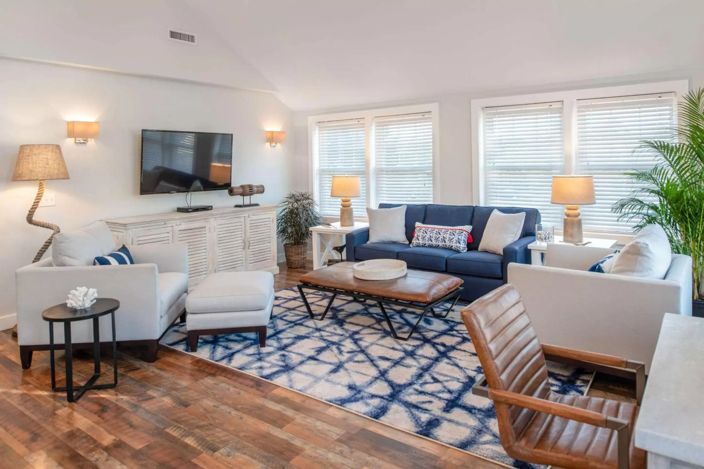 Photo of the whole room, Seating Area in Edgar Hotel Martha's Vineyard, Ascend Hotel Collection