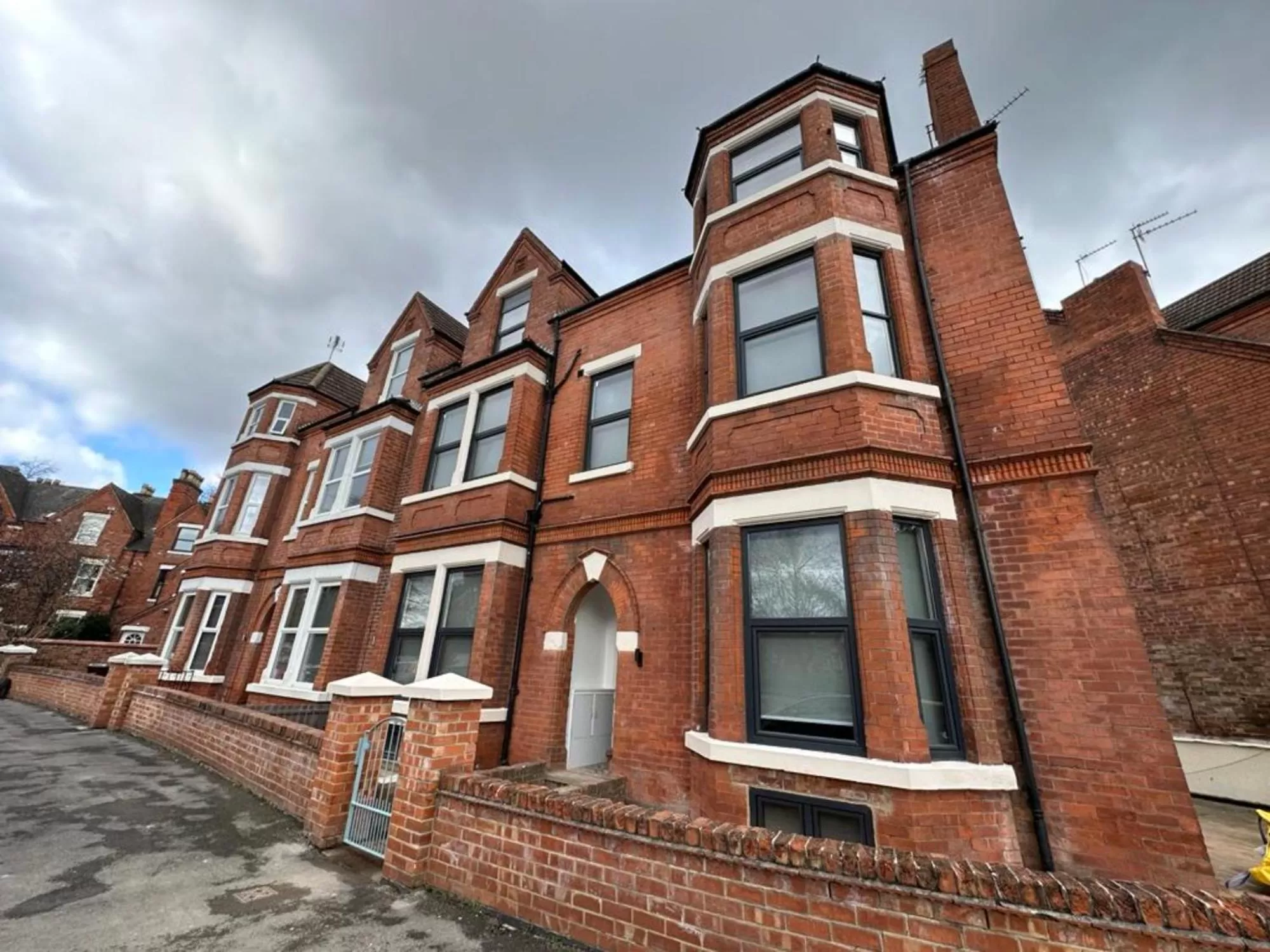 Property Building in The Fishpond - Premier Nottingham Studios