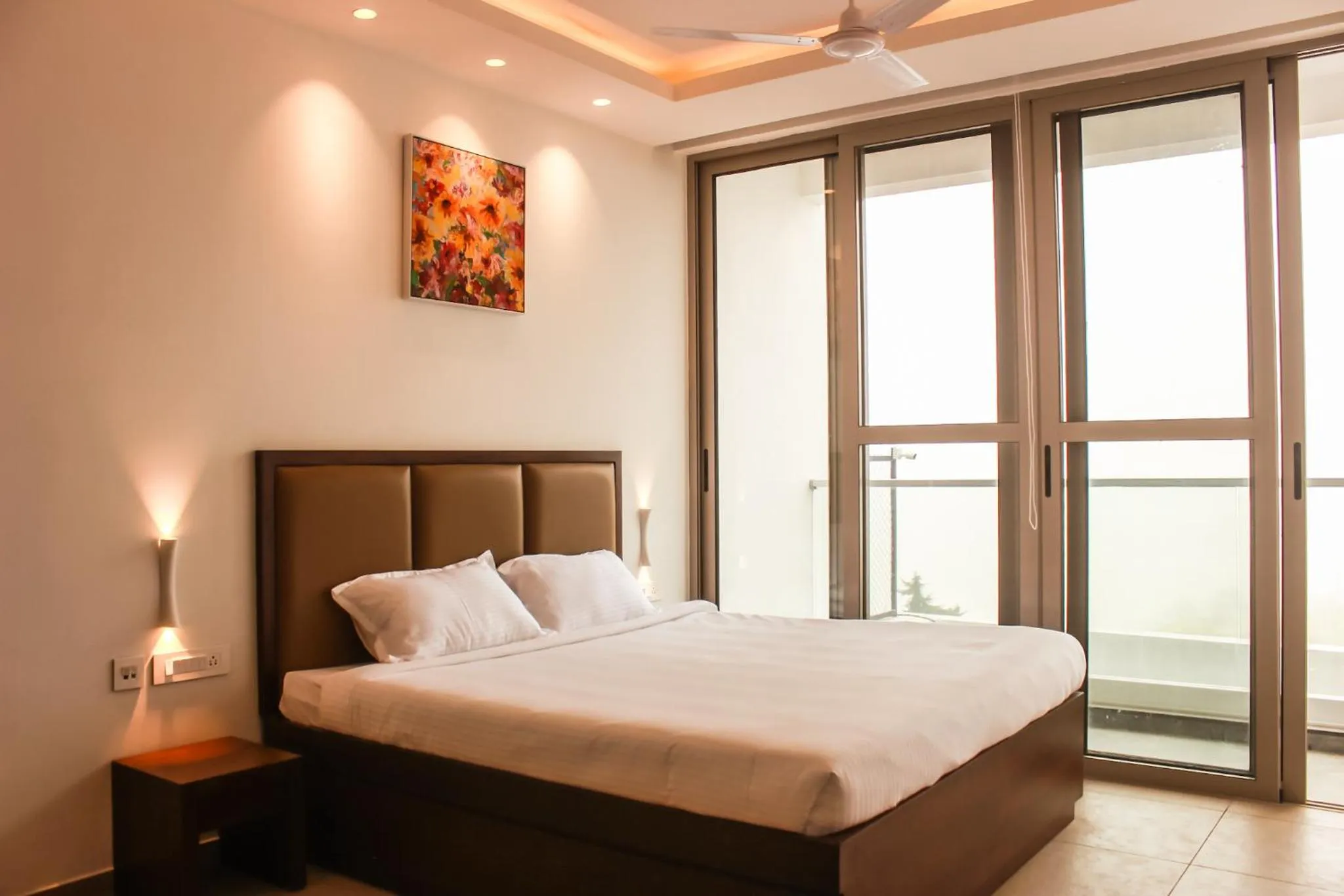 Photo of the whole room, Bed in Silver Mist