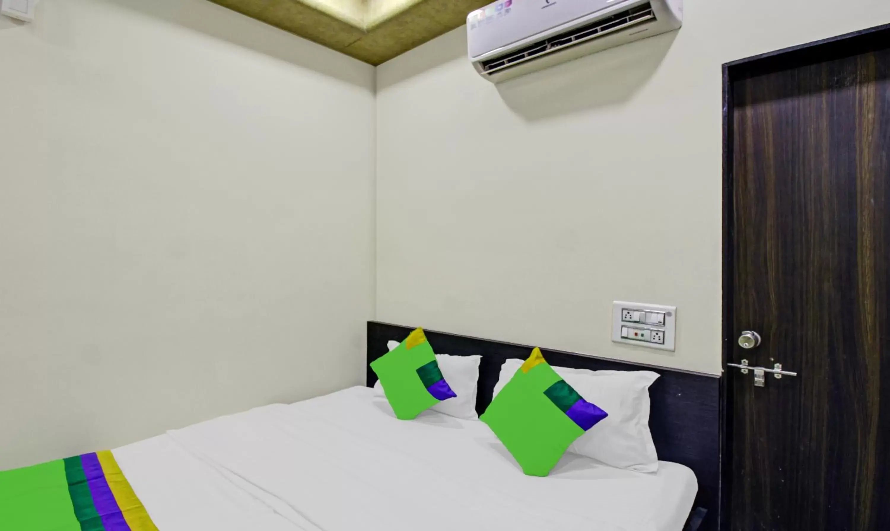 Bedroom, Bed in Treebo Baby Pearl Bedroom, Bed in Treebo Baby Pearl