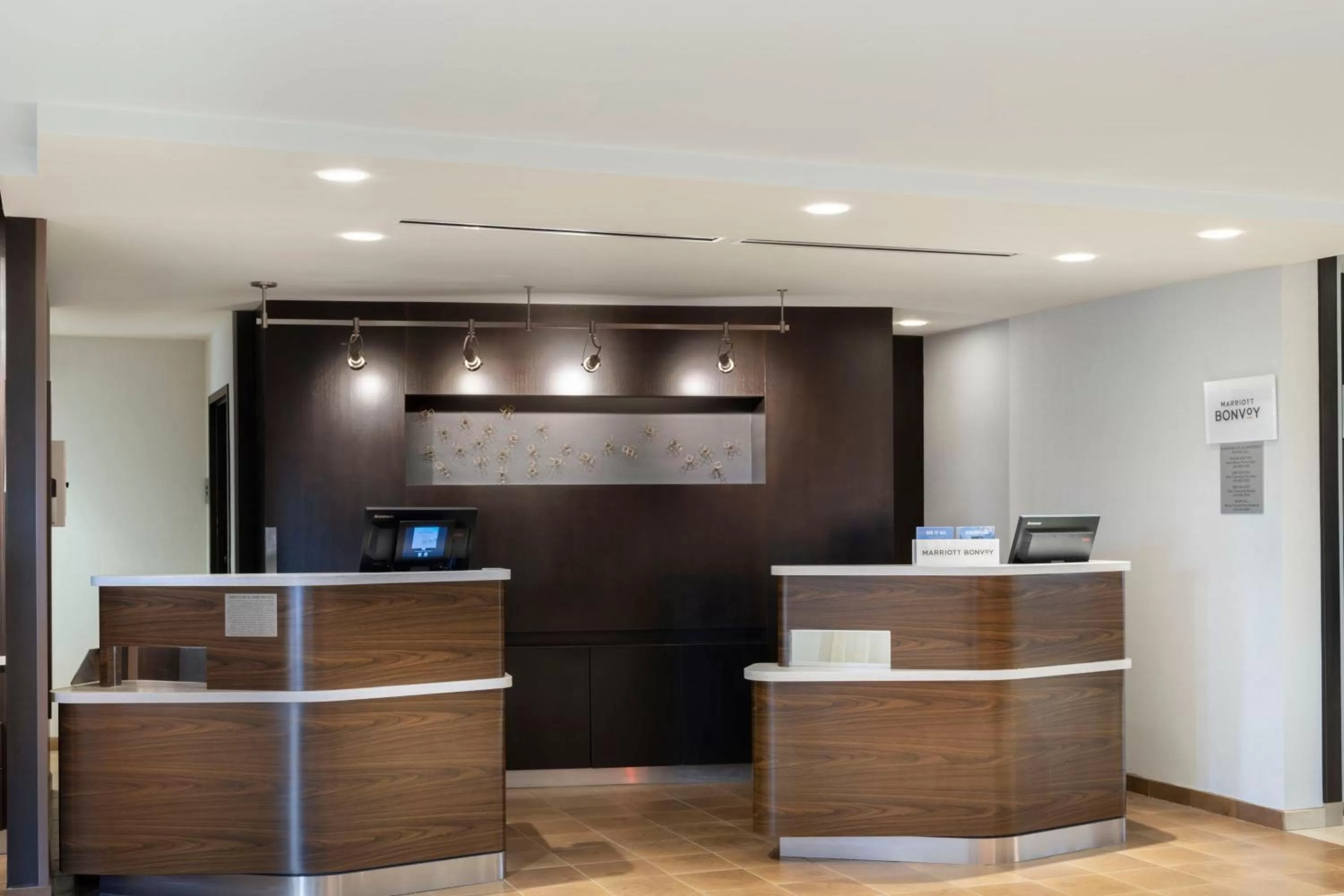 Lobby or reception in Courtyard by Marriott Columbus New Albany
