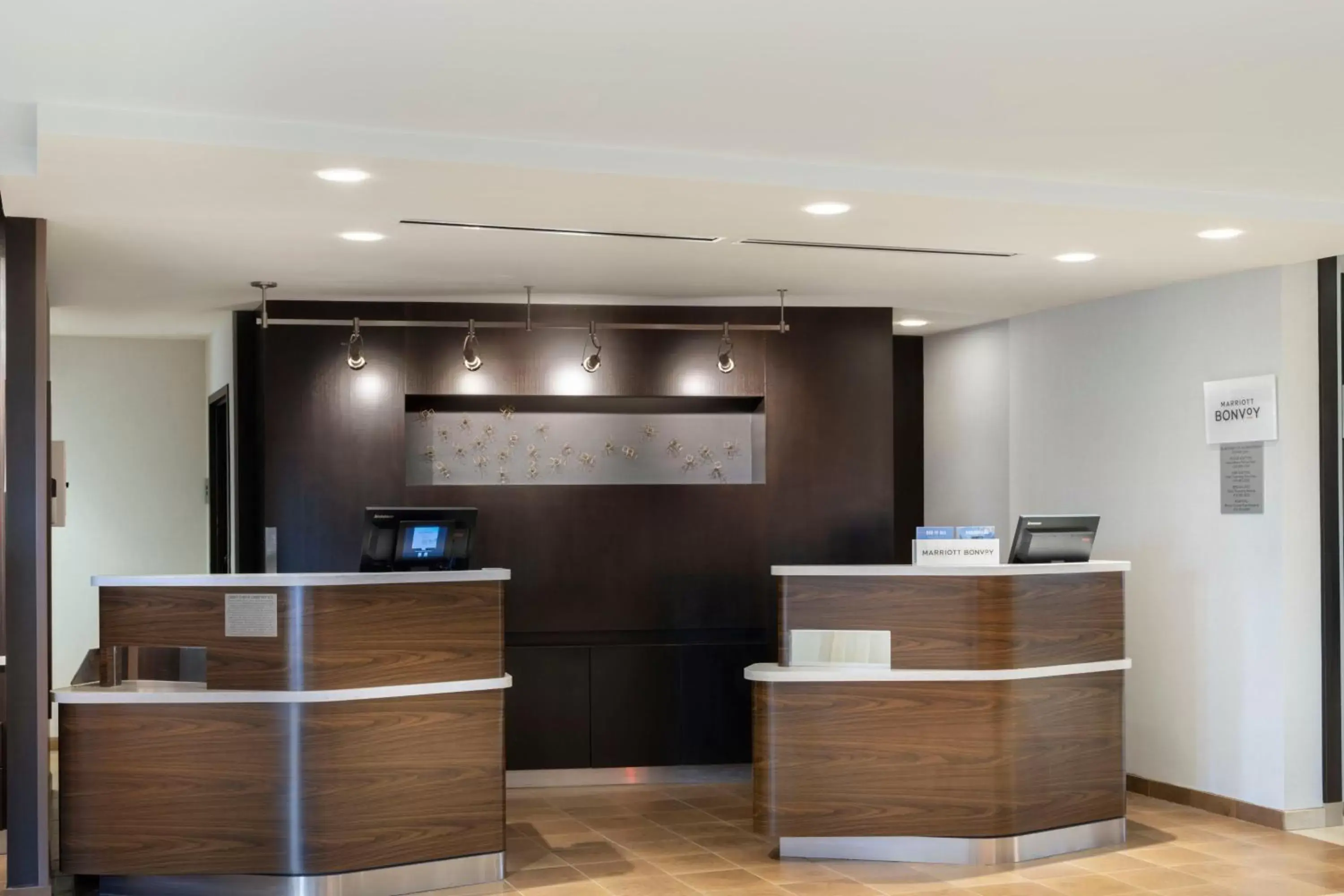 Lobby or reception, Lobby/Reception in Courtyard by Marriott Columbus New Albany