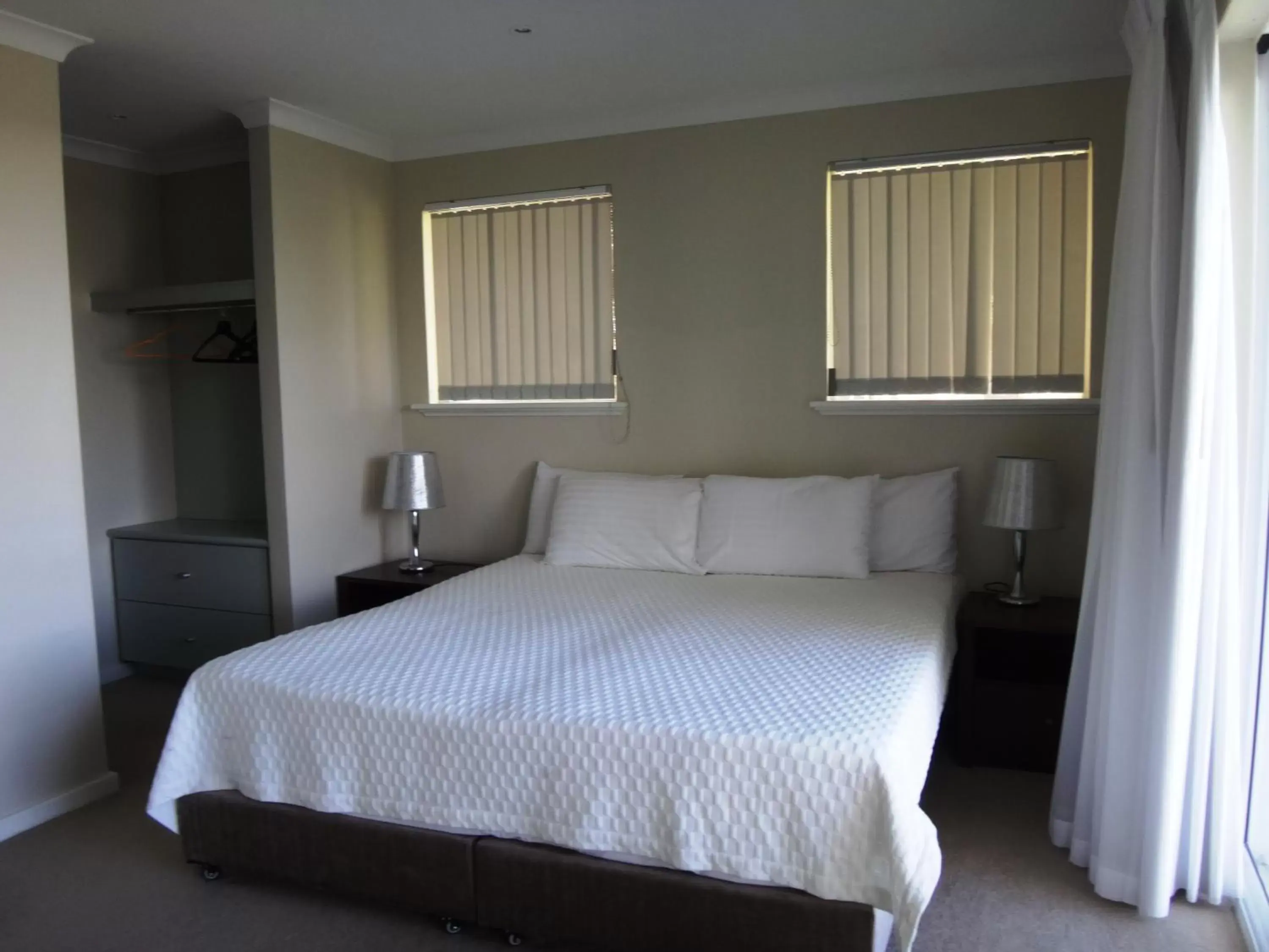 Bed in Mandurah Quay Resort