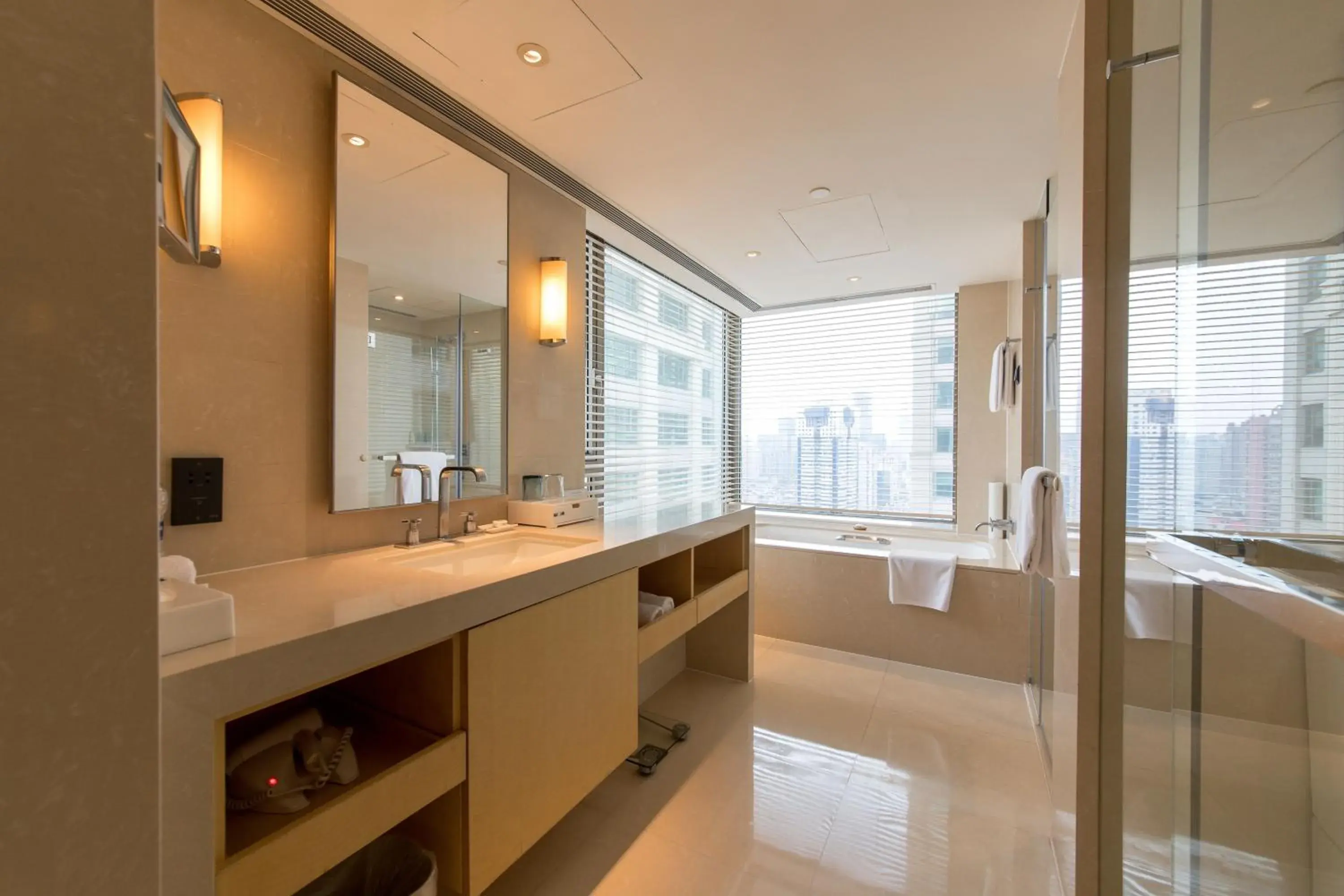 Bathroom in Marco Polo Wuhan Hotel