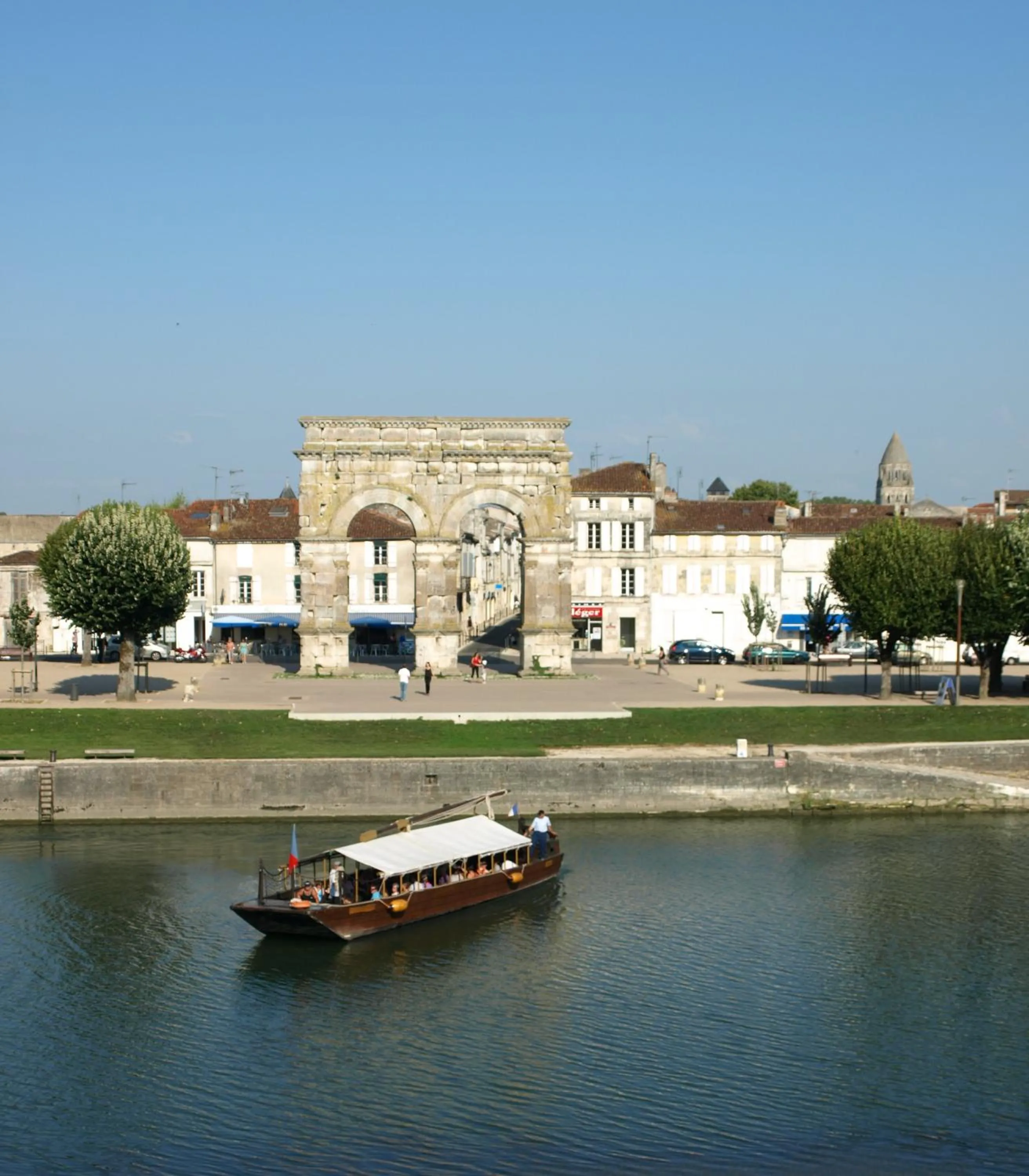 Nearby landmark in Comfort Hotel Saintes
